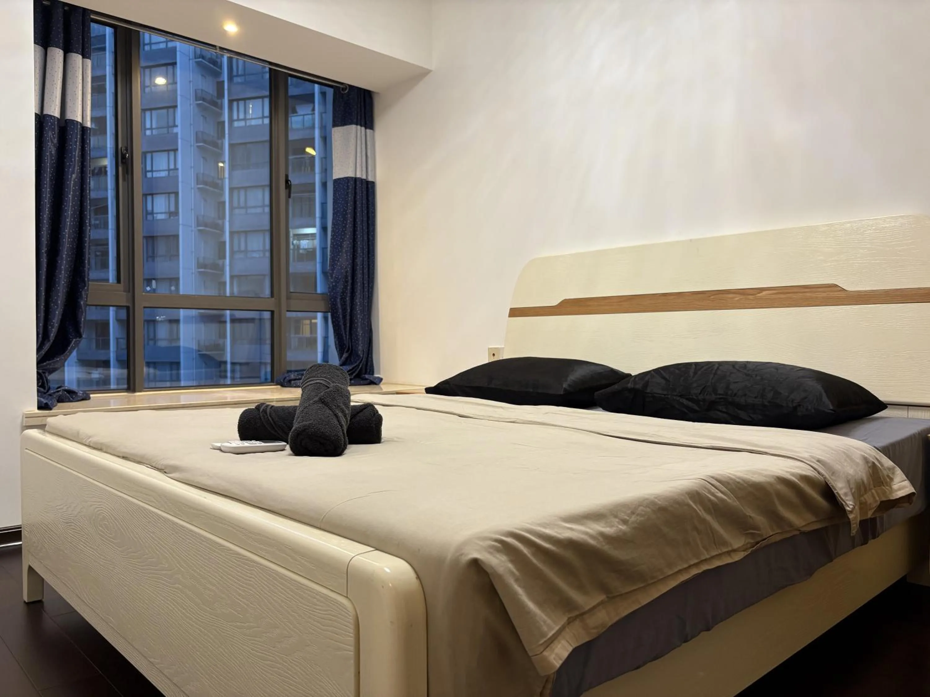 Bed in R&F Princess Cove @ R&F Mall