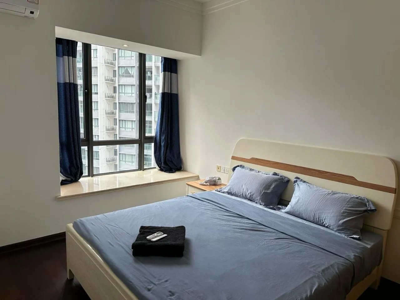 Bed in R&F Princess Cove @ R&F Mall