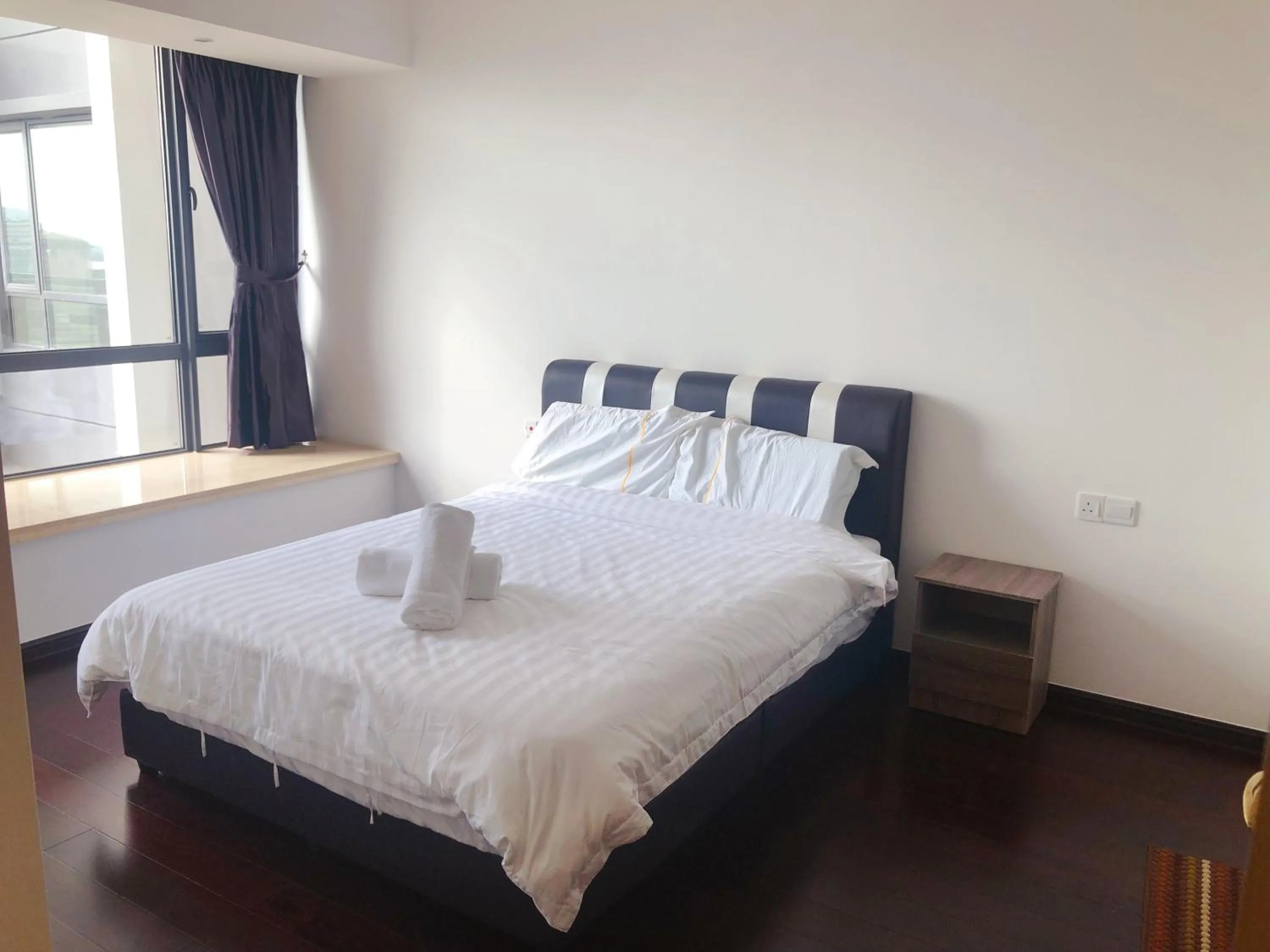 Bed in R&F Princess Cove @ R&F Mall