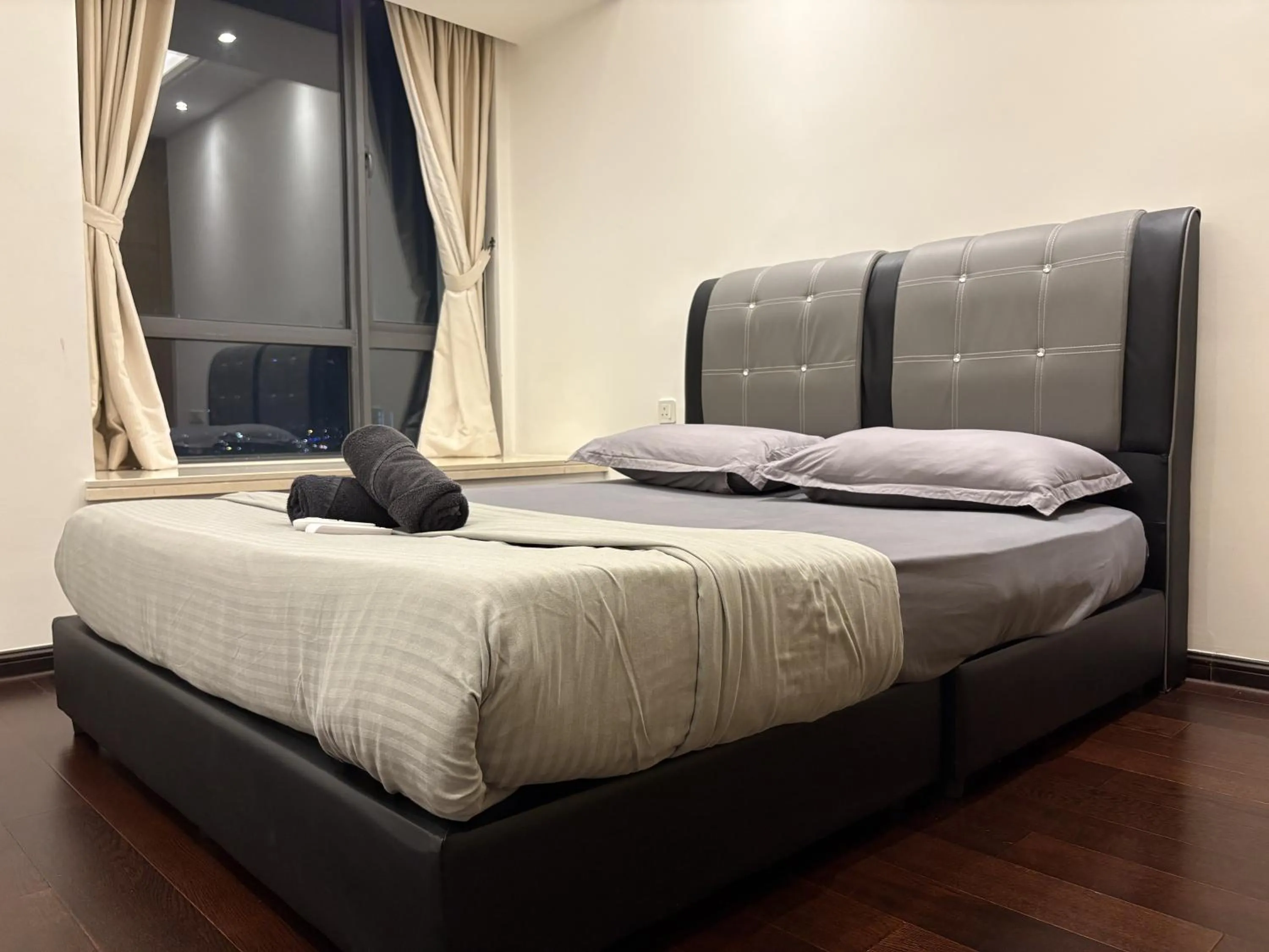 Bed in R&F Princess Cove @ R&F Mall