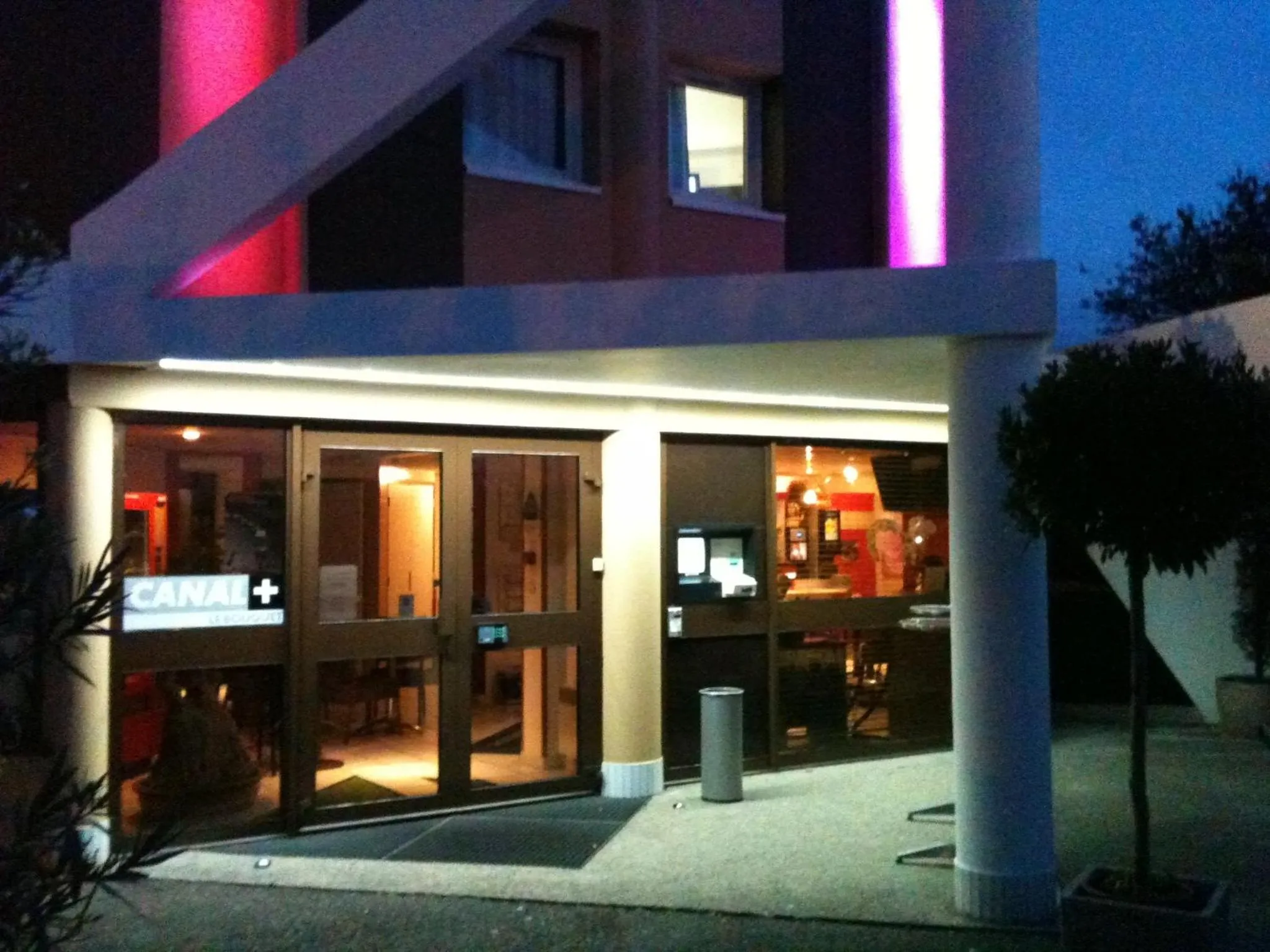 Facade/entrance in A&H PRIVILÈGE Lyon Est - Saint Priest Eurexpo