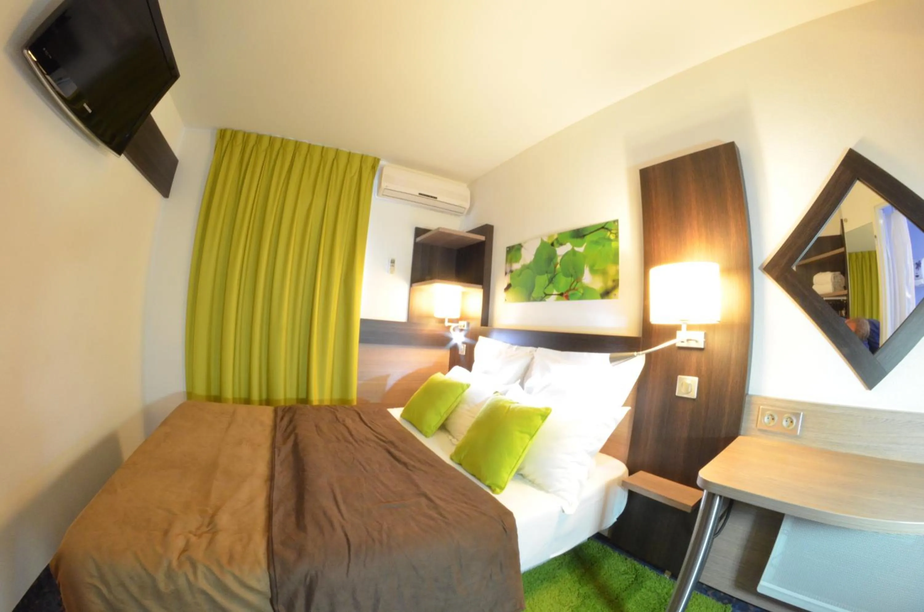 Bed in A&H PRIVILÈGE Lyon Est - Saint Priest Eurexpo