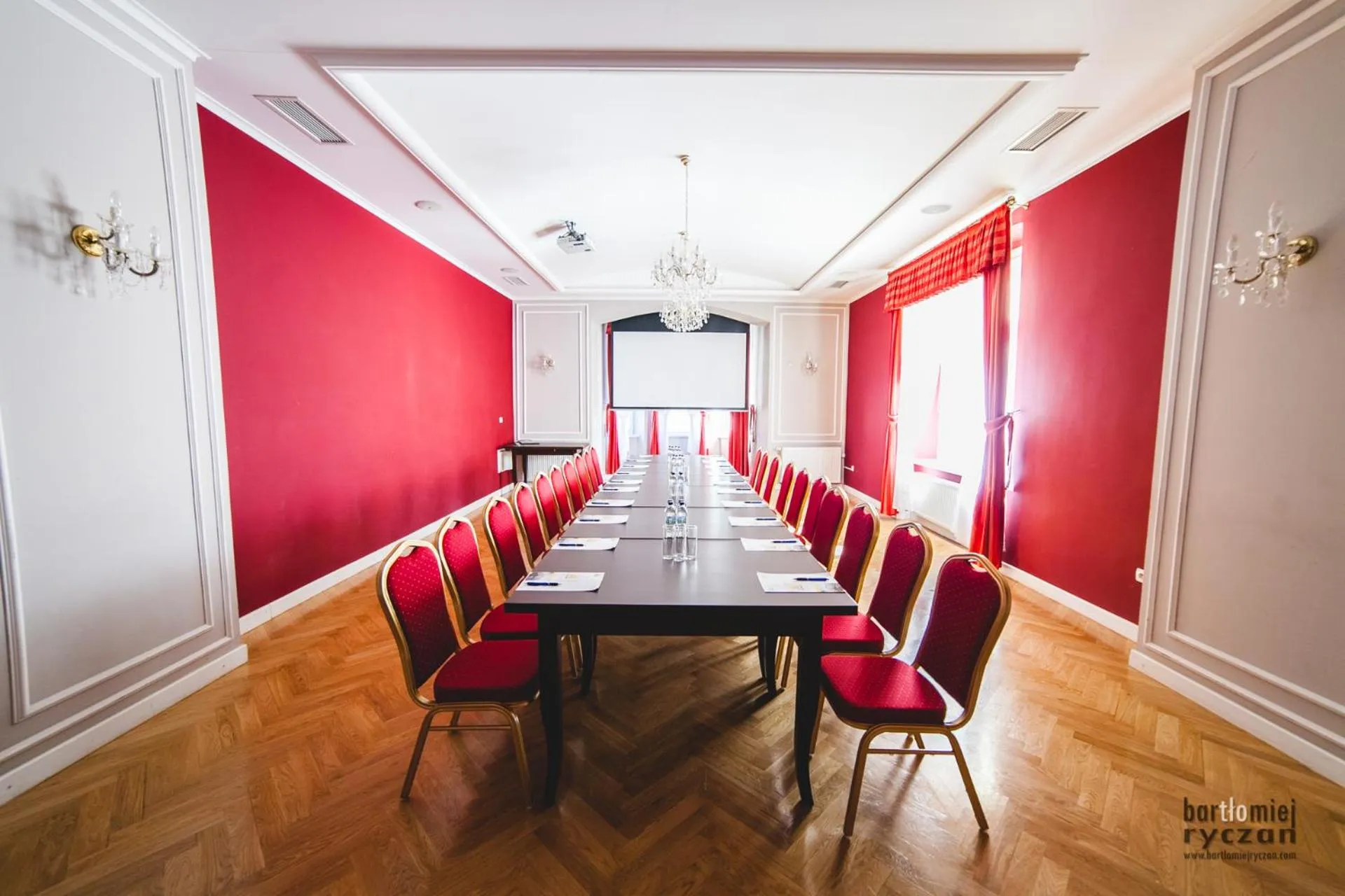 Business facilities in Pałac Pawłowice