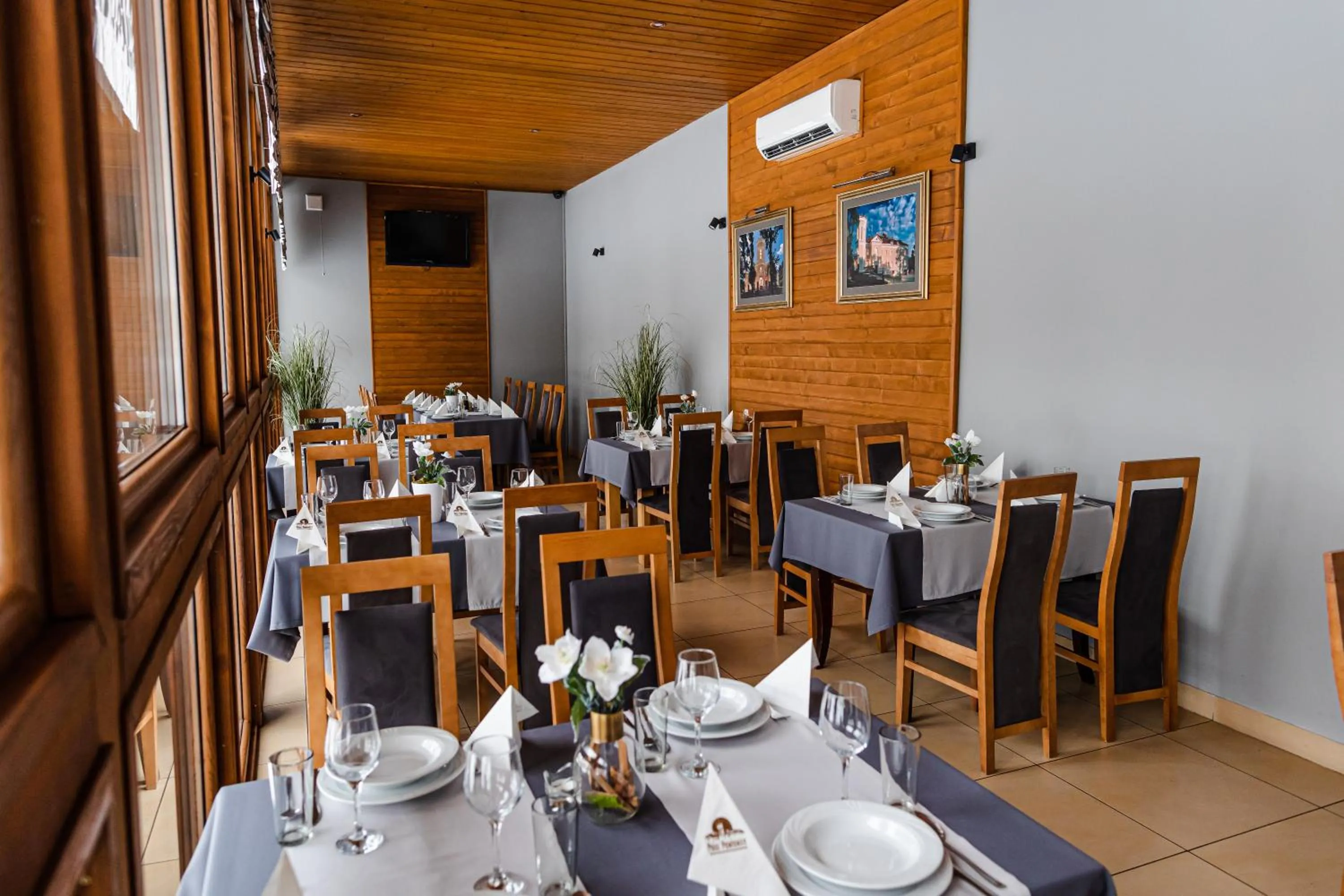 Restaurant/places to eat in Pałac Pawłowice