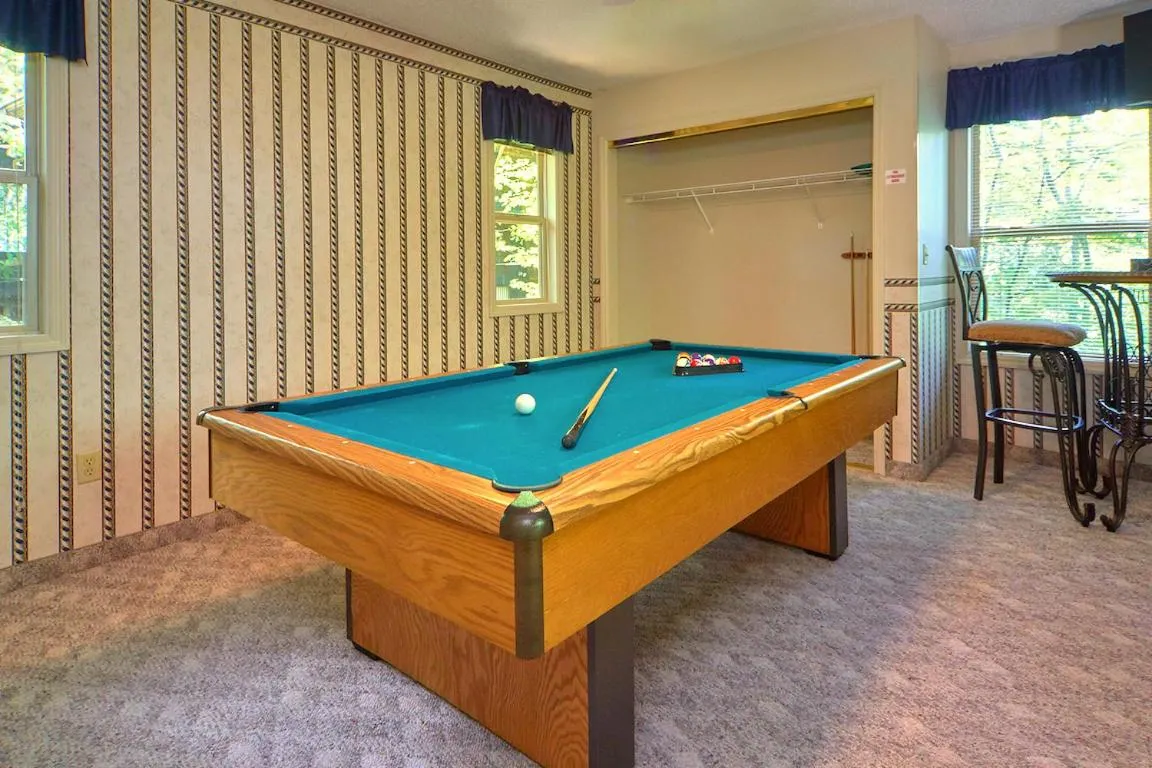 Property building in Mountain Hideaway