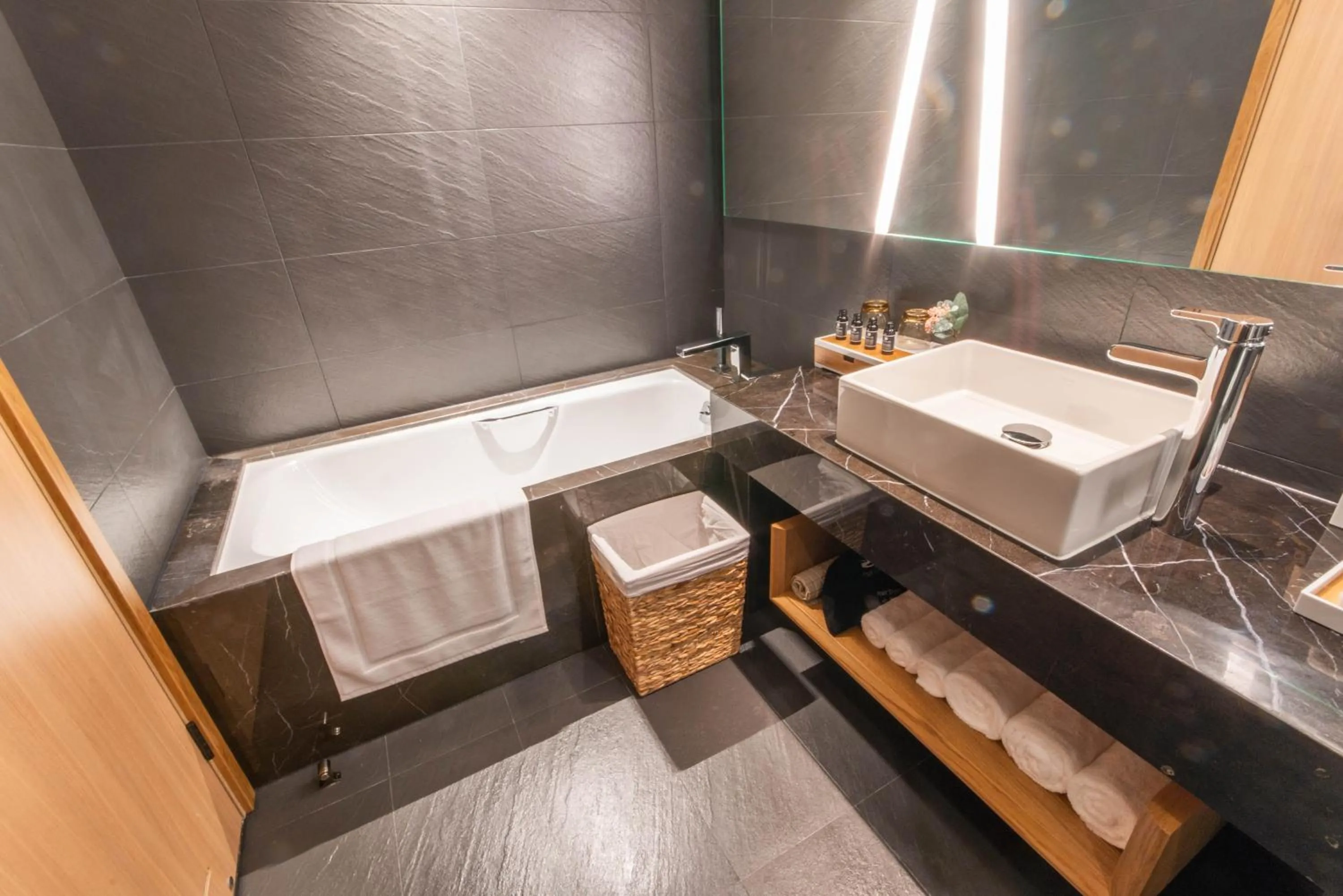 Hotel Coka Chuansha Metro - Shanghai PVG Airport