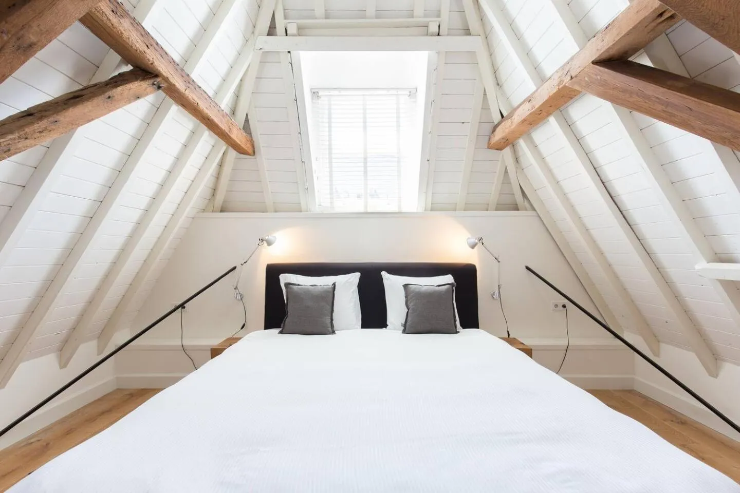 Bed in City Hotel Rembrandt