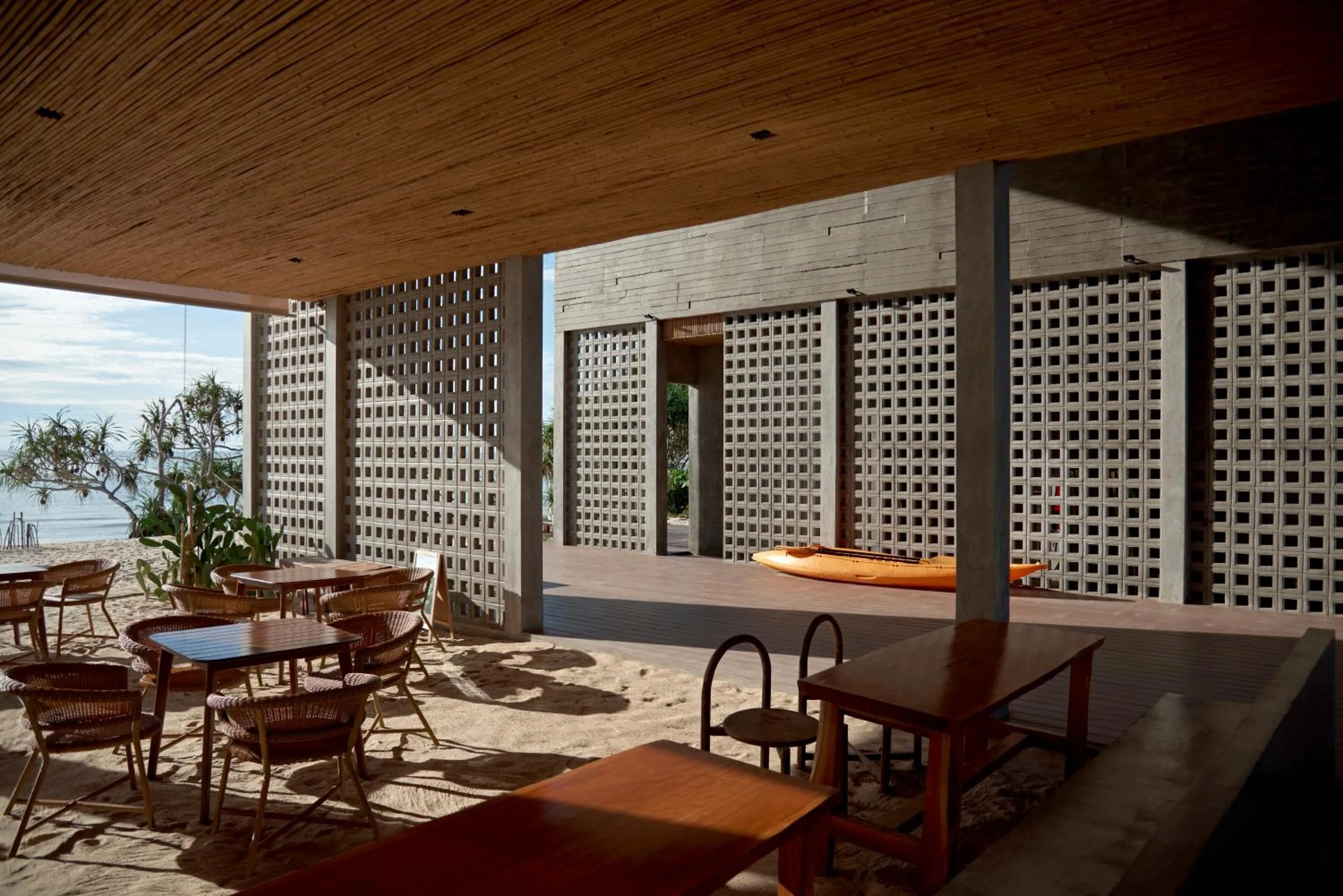 Restaurant/places to eat in Chula Beach Resort