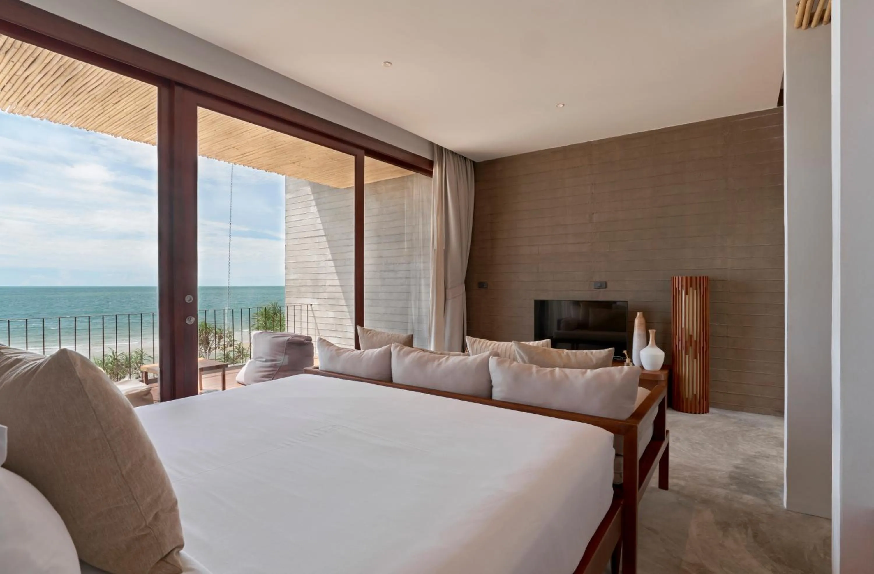 Bedroom, Bed in Chula Beach Resort