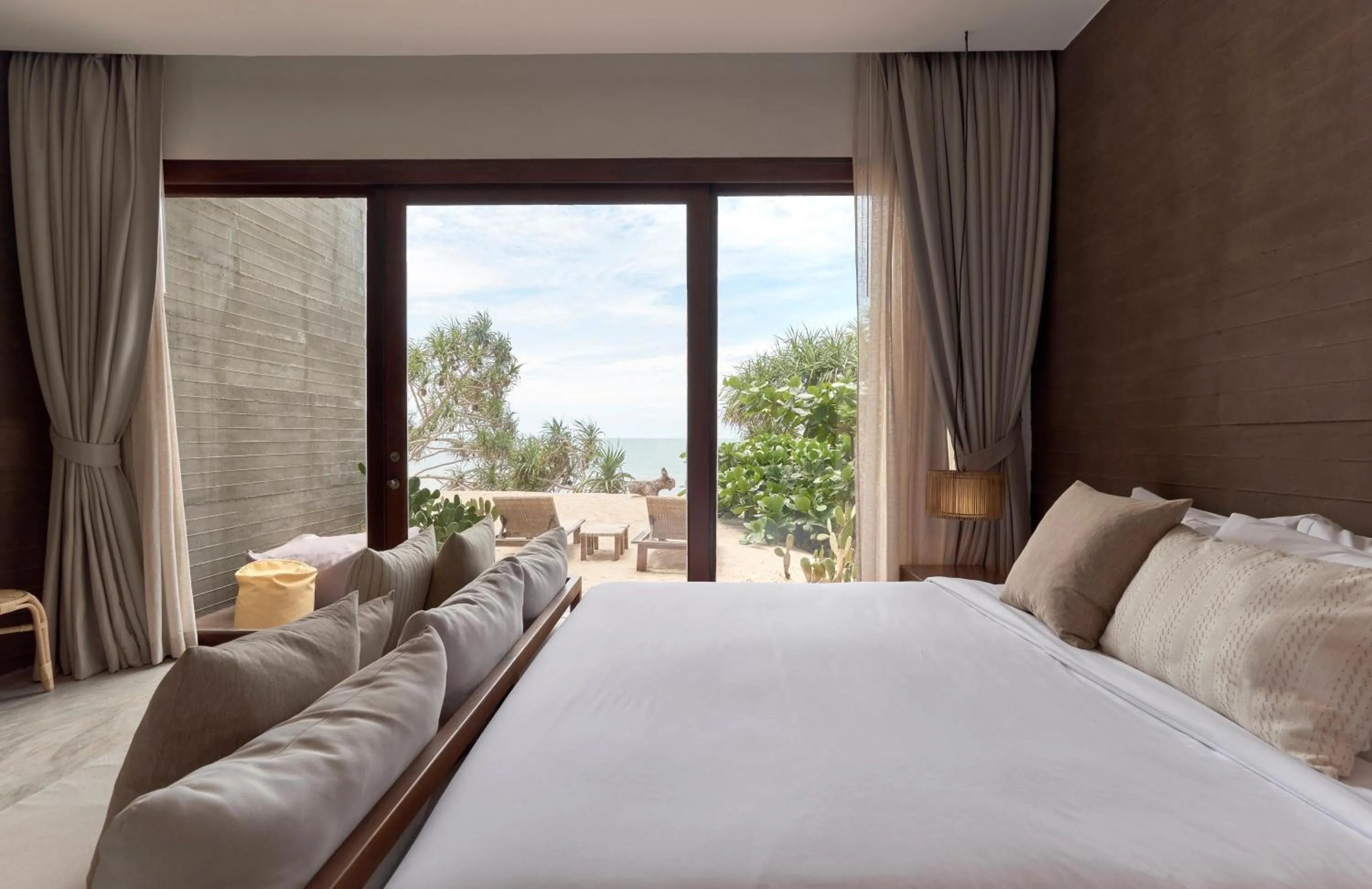 Bedroom, Bed in Chula Beach Resort