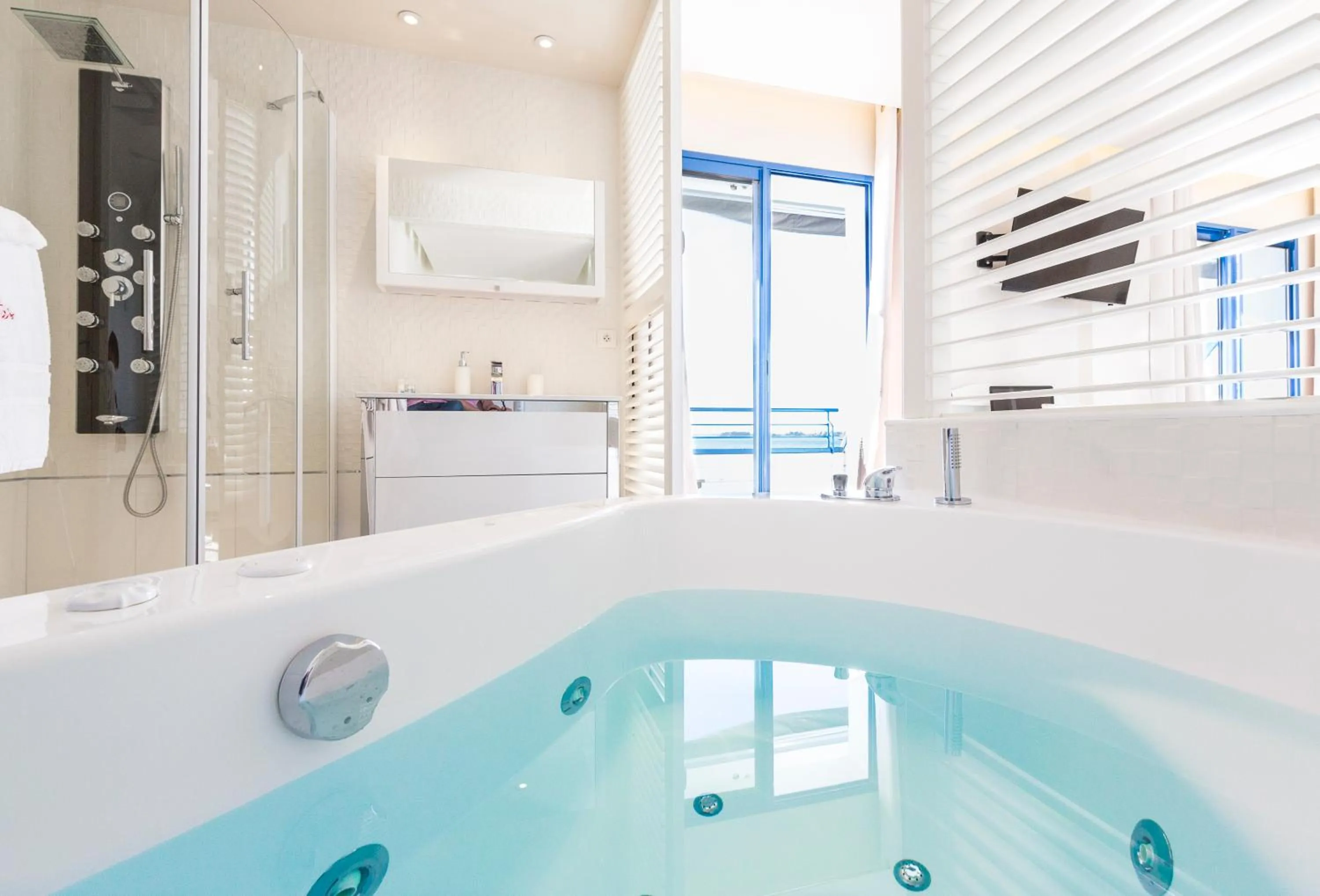 Shower in Hotel Restaurant Les Venetes