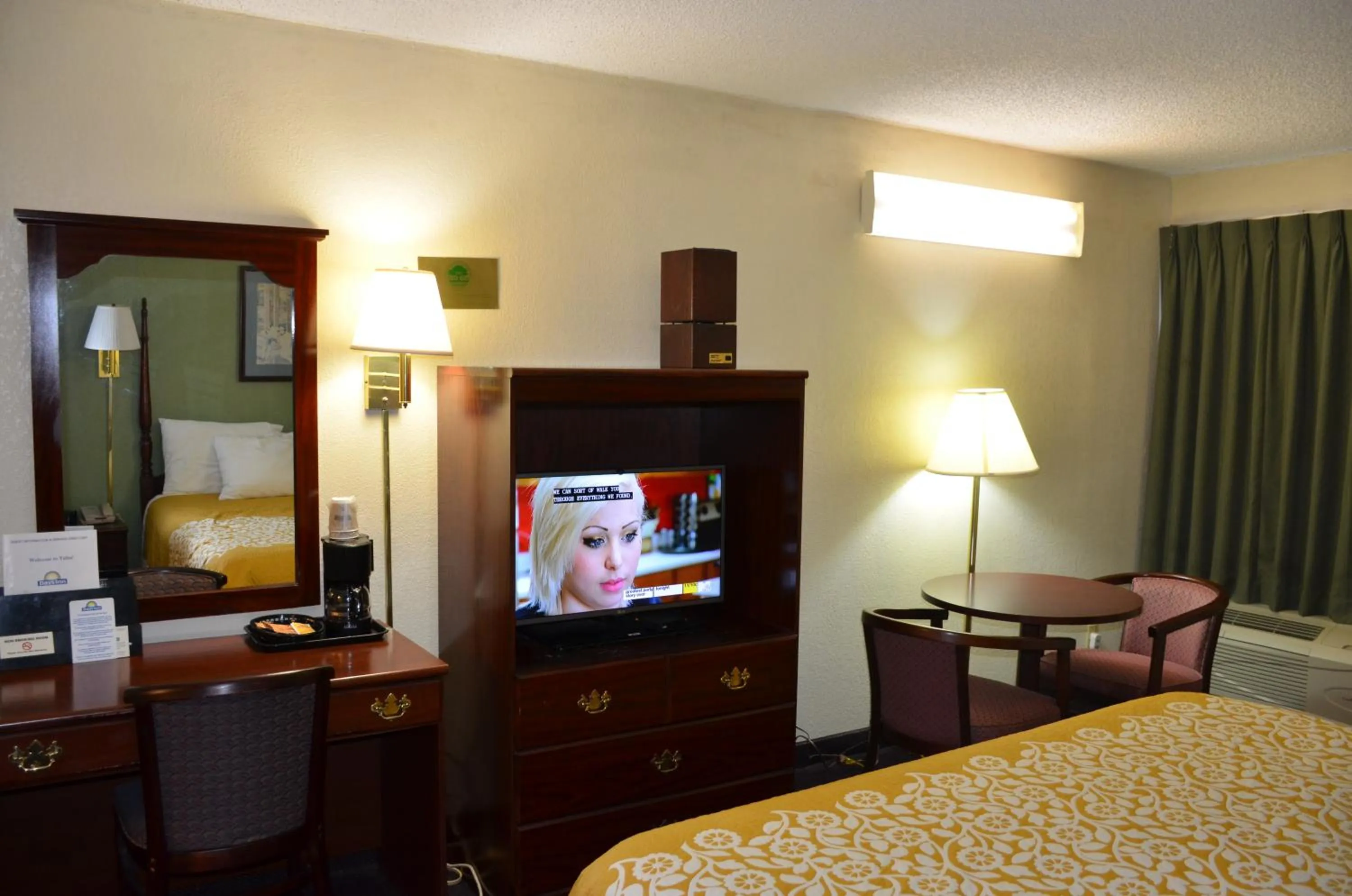 Other, Bed in Days Inn by Wyndham Southern Hills/ORU