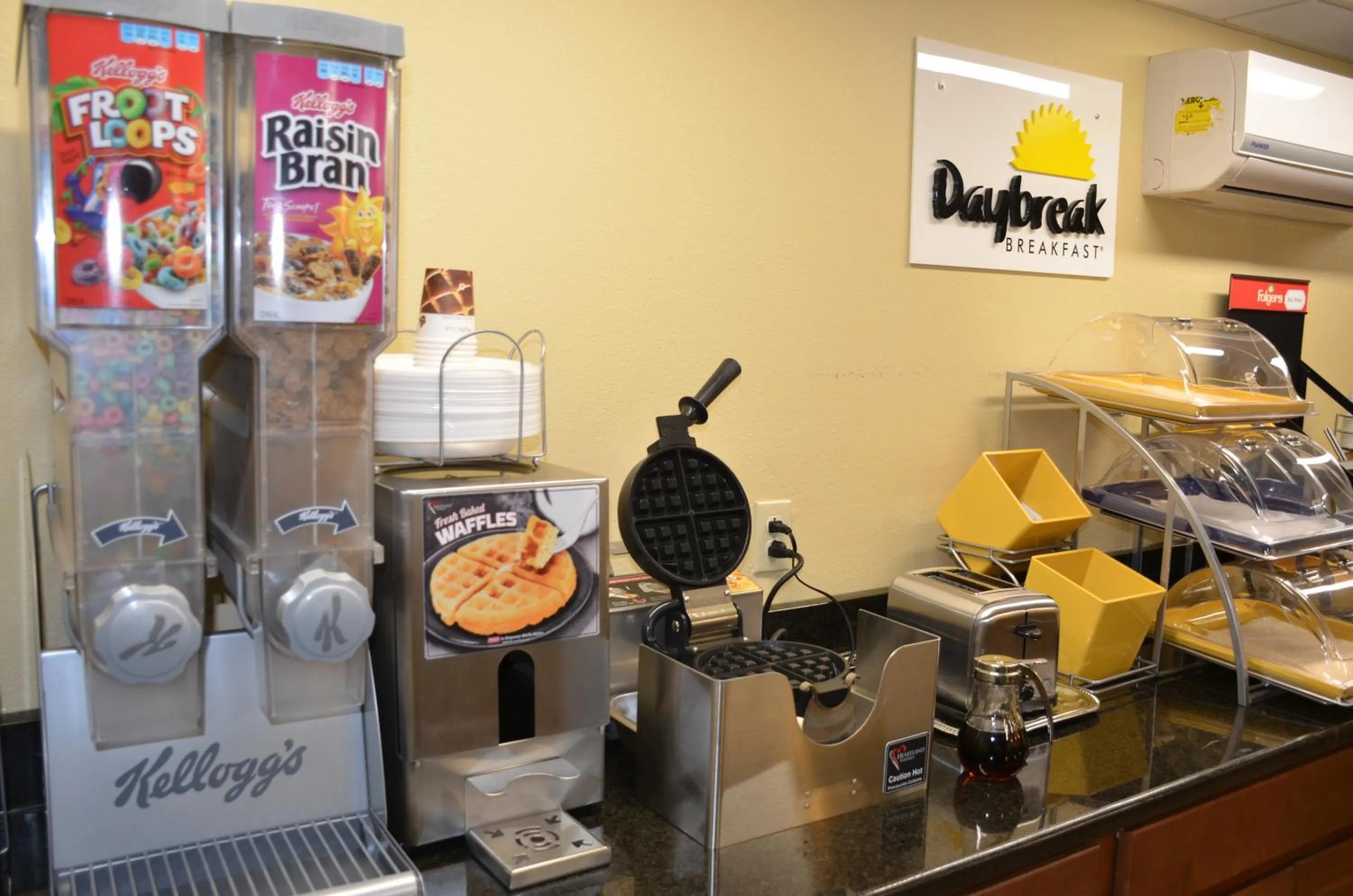 Food and drinks in Days Inn by Wyndham Southern Hills/ORU