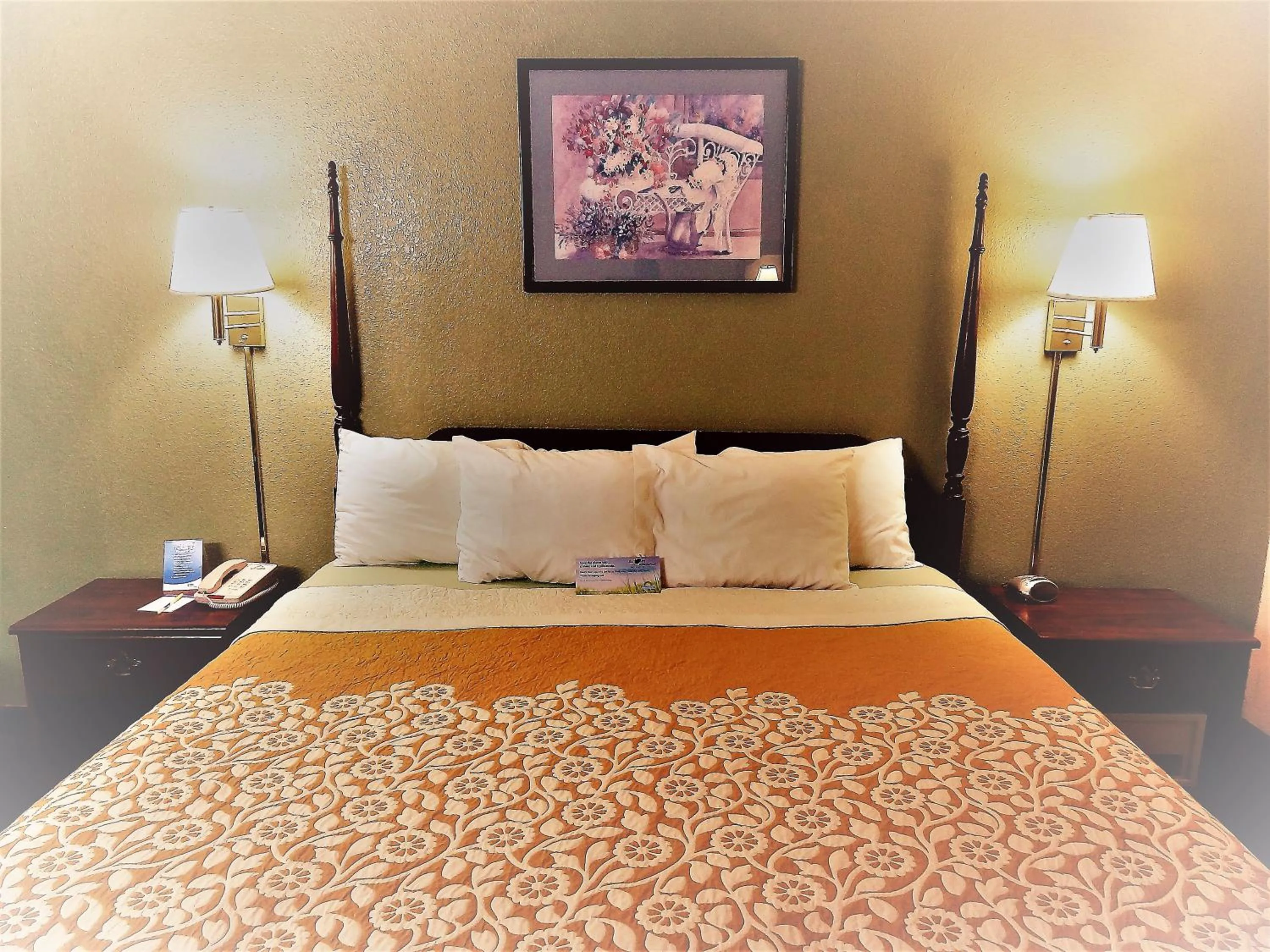 cot, Bed in Days Inn by Wyndham Southern Hills/ORU