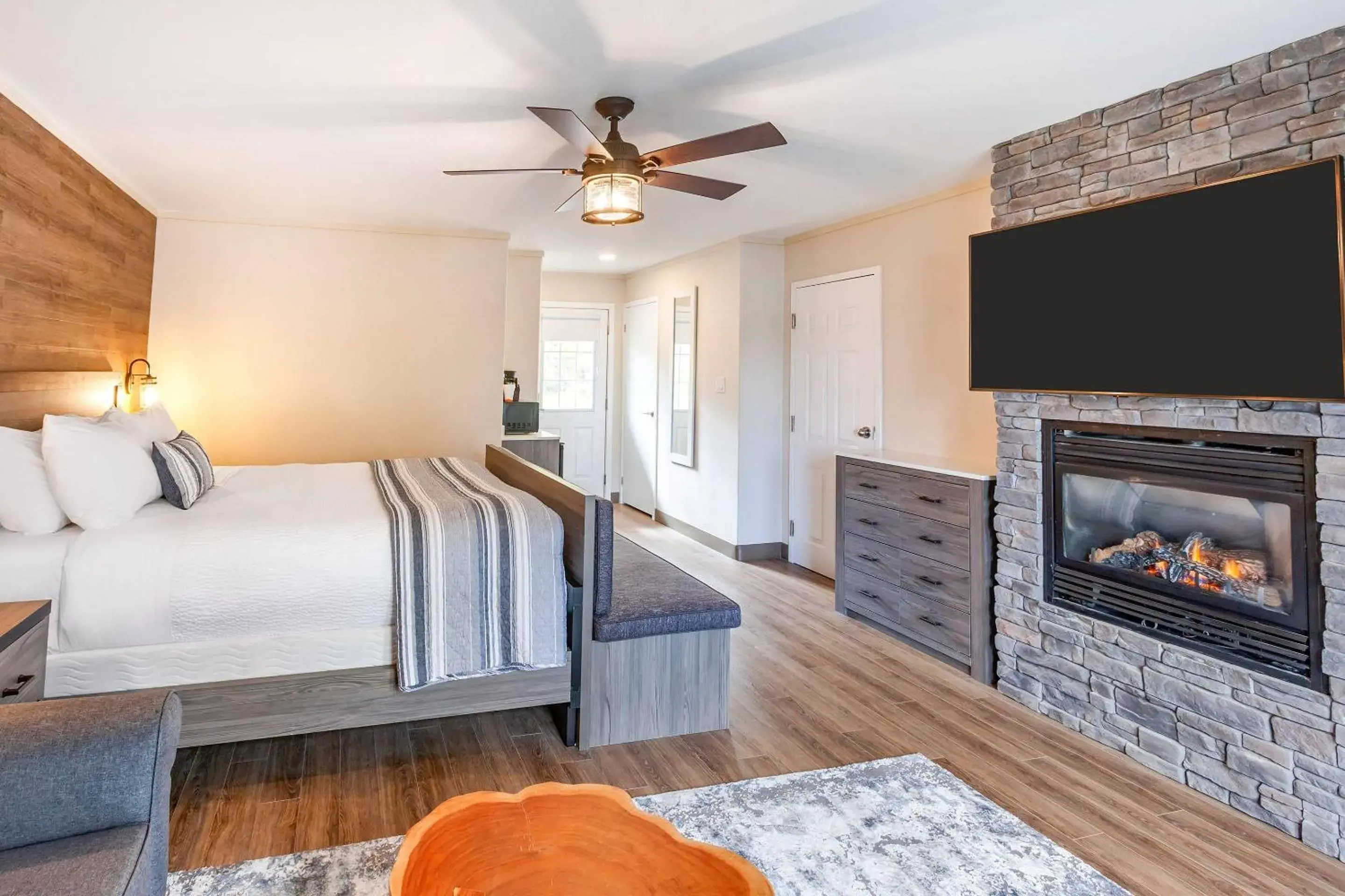 Bedroom, Bed in Bayview Wildwood Resort, an Ascend Collection Resort Bedroom, Bed in Bayview Wildwood Resort, an Ascend Collection Resort