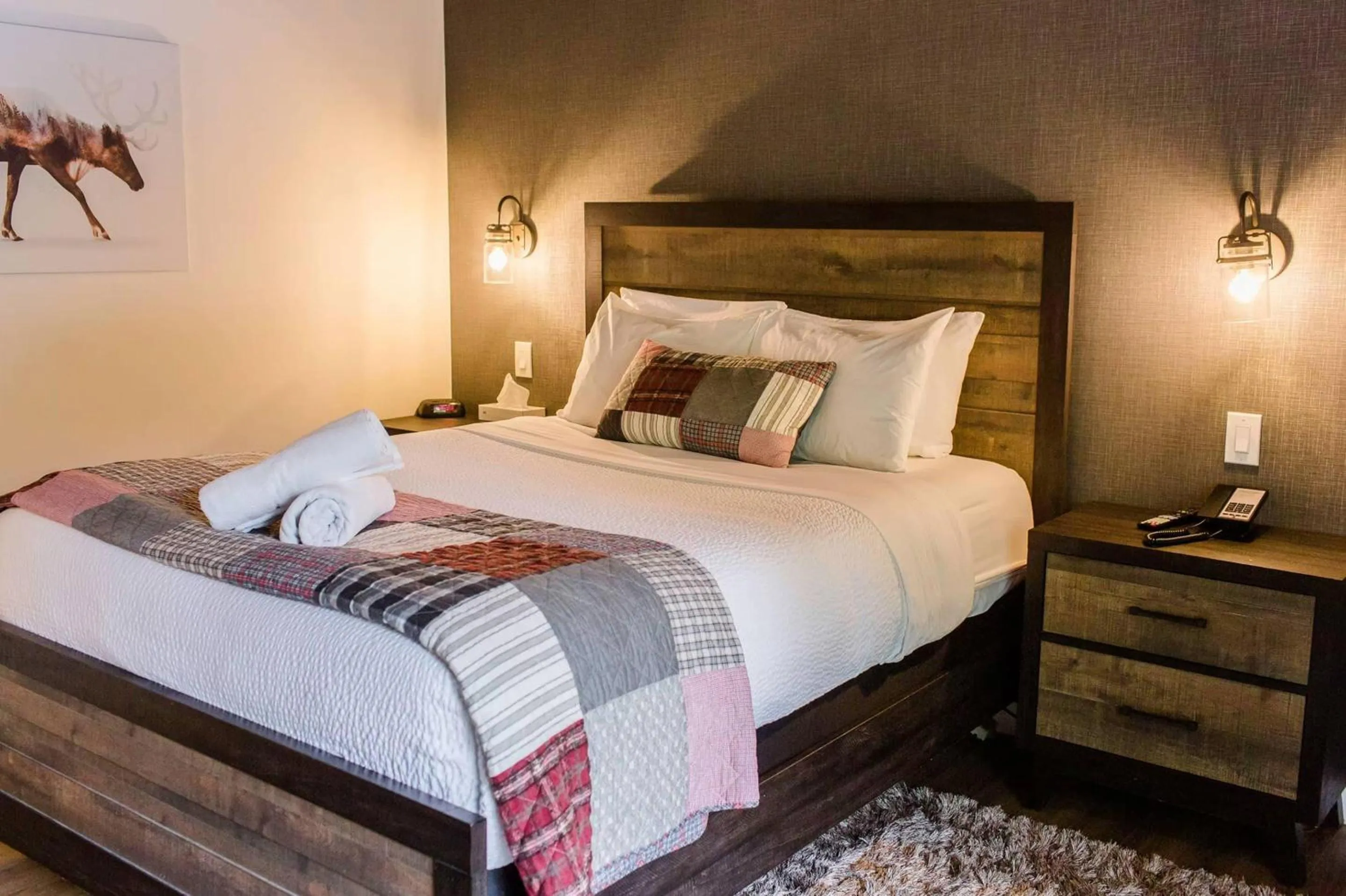 Bedroom, Bed in Bayview Wildwood Resort, an Ascend Collection Resort