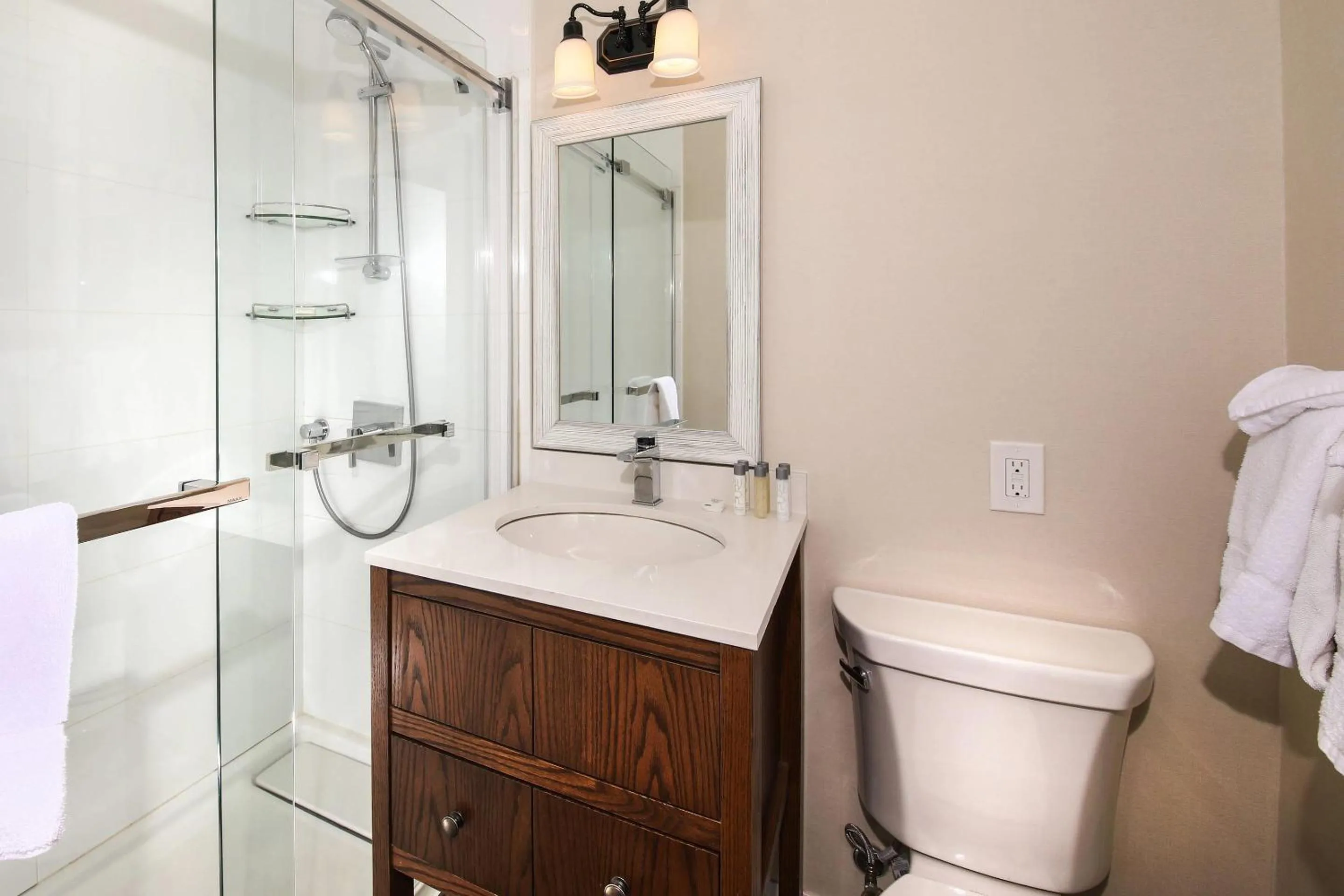 Bedroom in Bayview Wildwood Resort, an Ascend Collection Resort