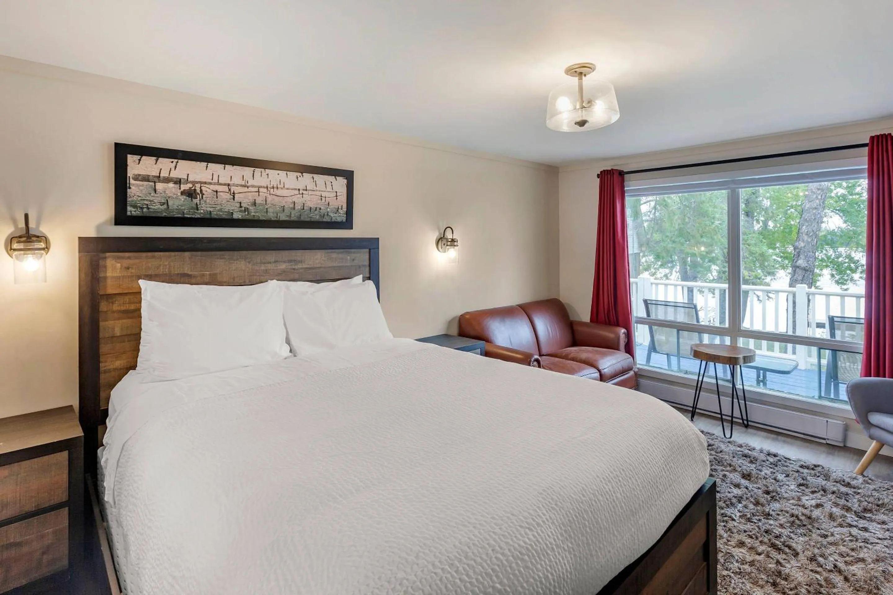 Bedroom, Bed in Bayview Wildwood Resort, an Ascend Collection Resort