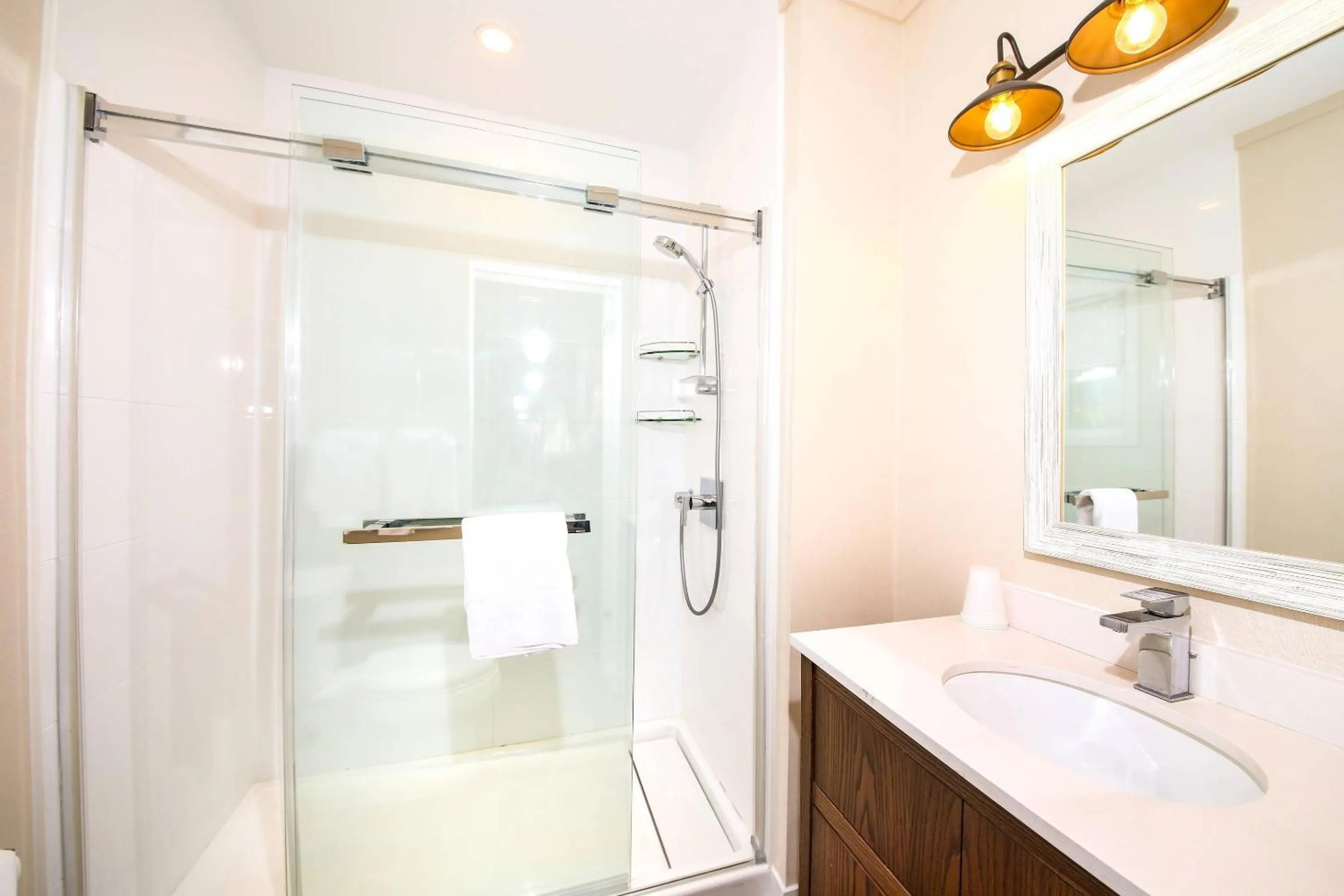 Bedroom in Bayview Wildwood Resort, an Ascend Collection Resort