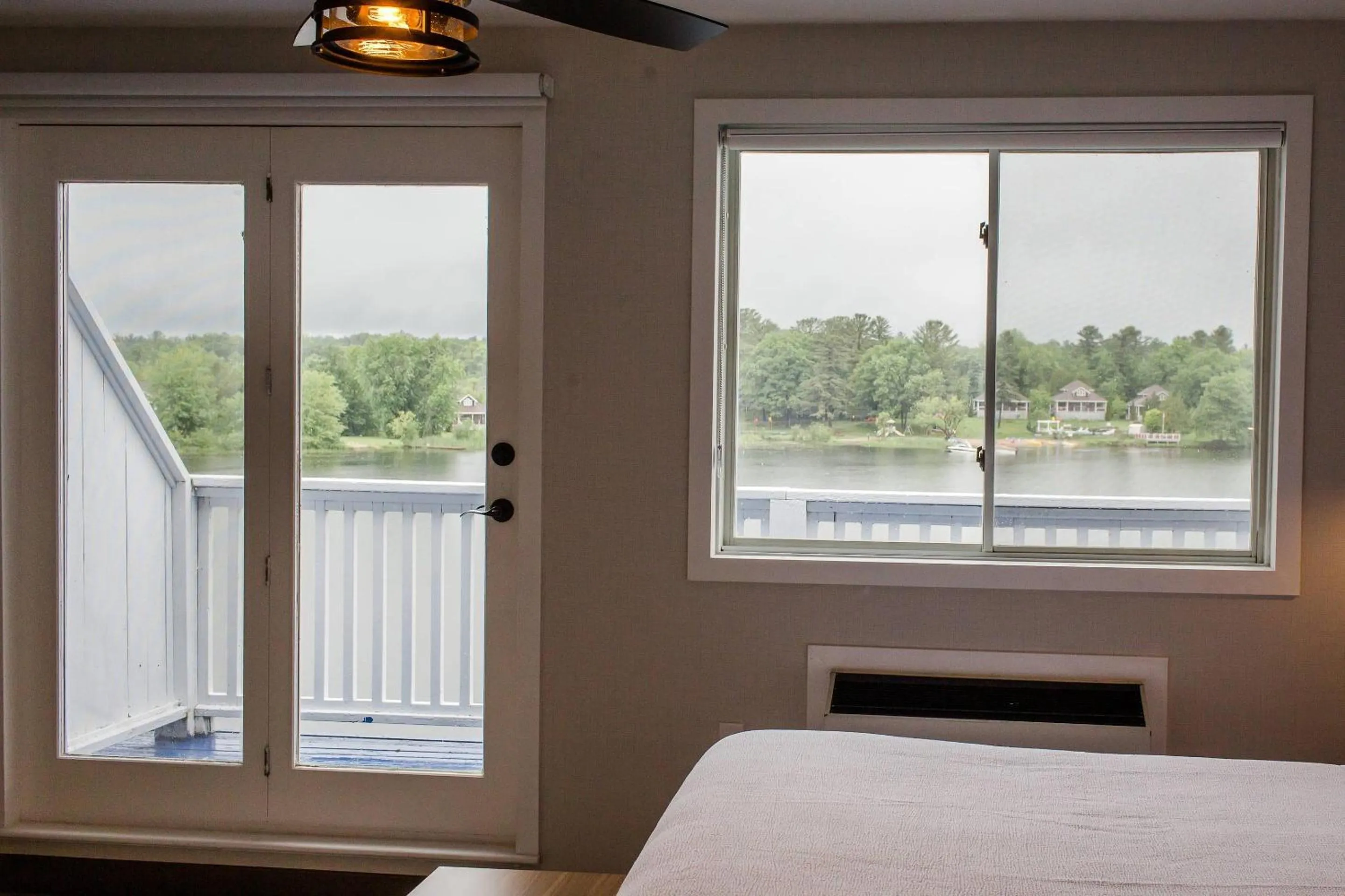 Bedroom, Bed in Bayview Wildwood Resort, an Ascend Collection Resort