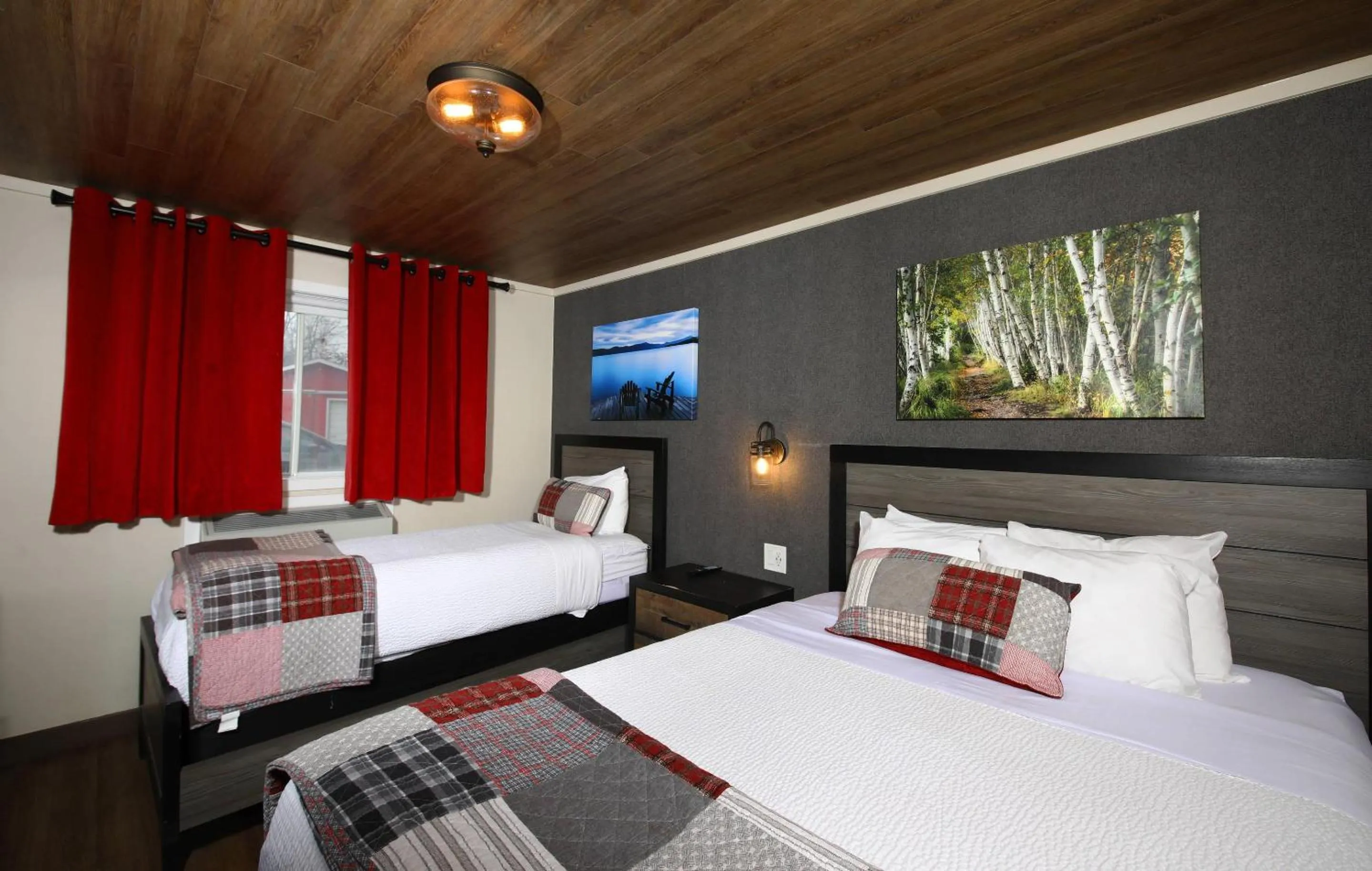 Bedroom, Bed in Bayview Wildwood Resort, an Ascend Collection Resort