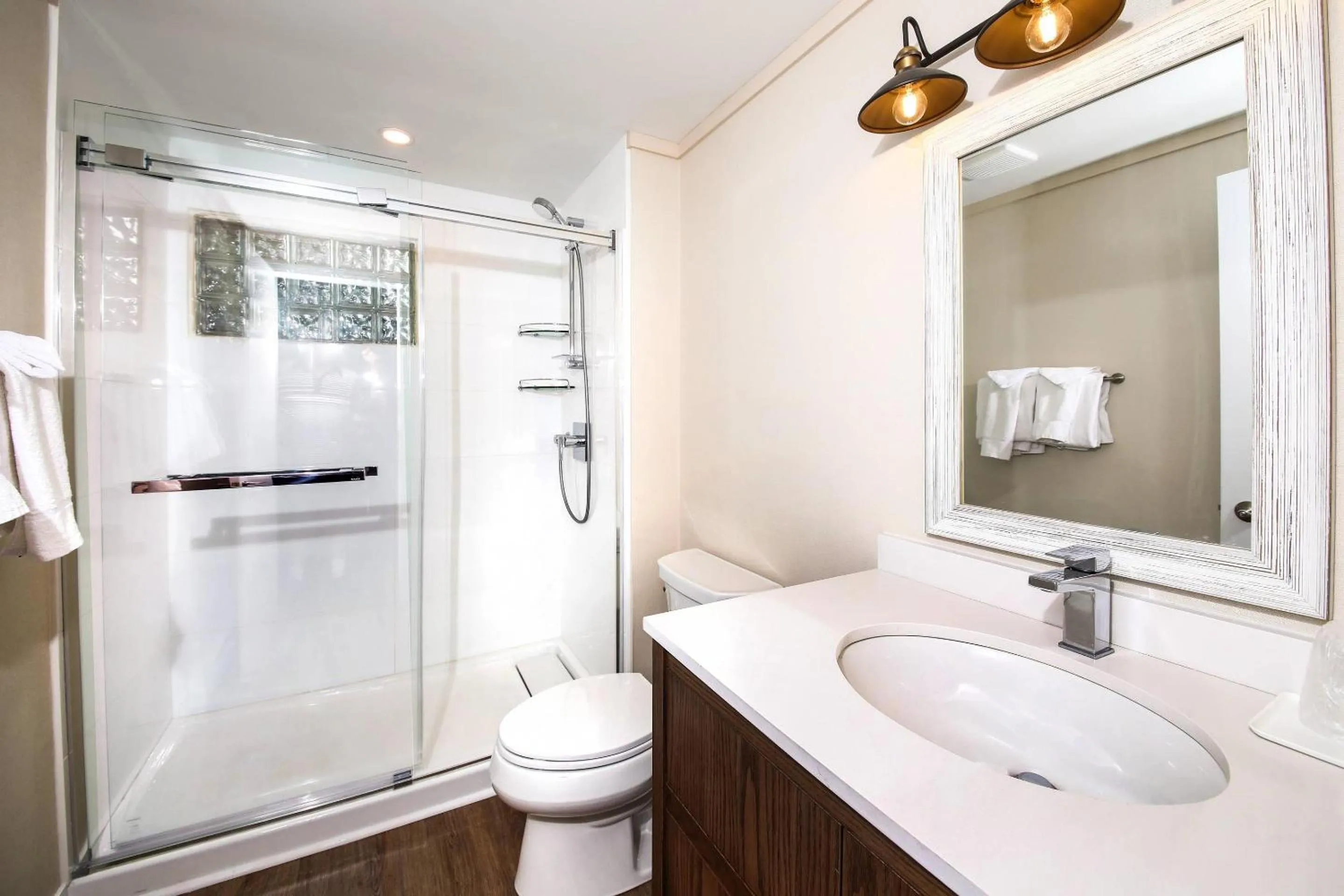 Bedroom in Bayview Wildwood Resort, an Ascend Collection Resort