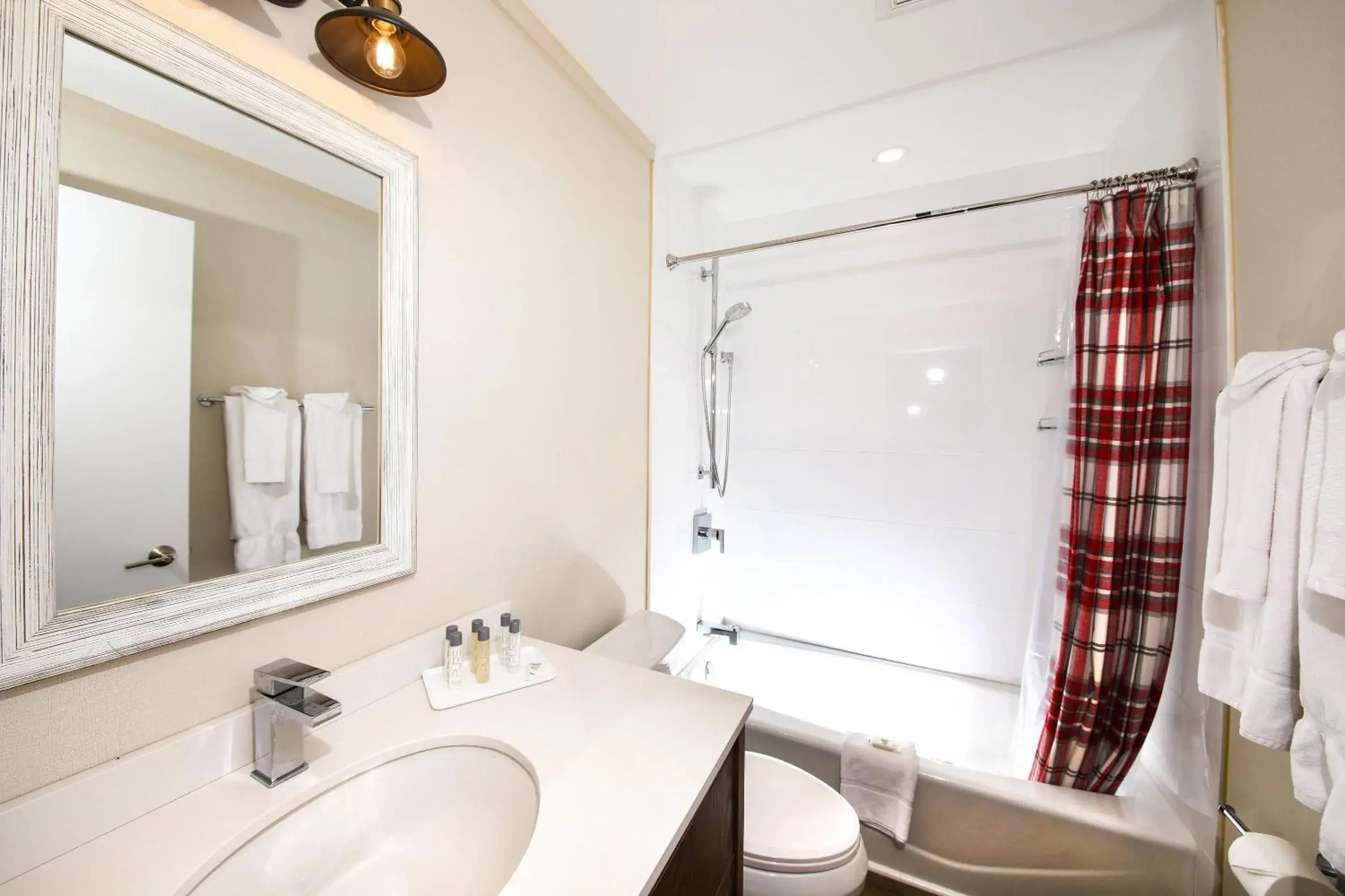 Bedroom in Bayview Wildwood Resort, an Ascend Collection Resort Bedroom in Bayview Wildwood Resort, an Ascend Collection Resort