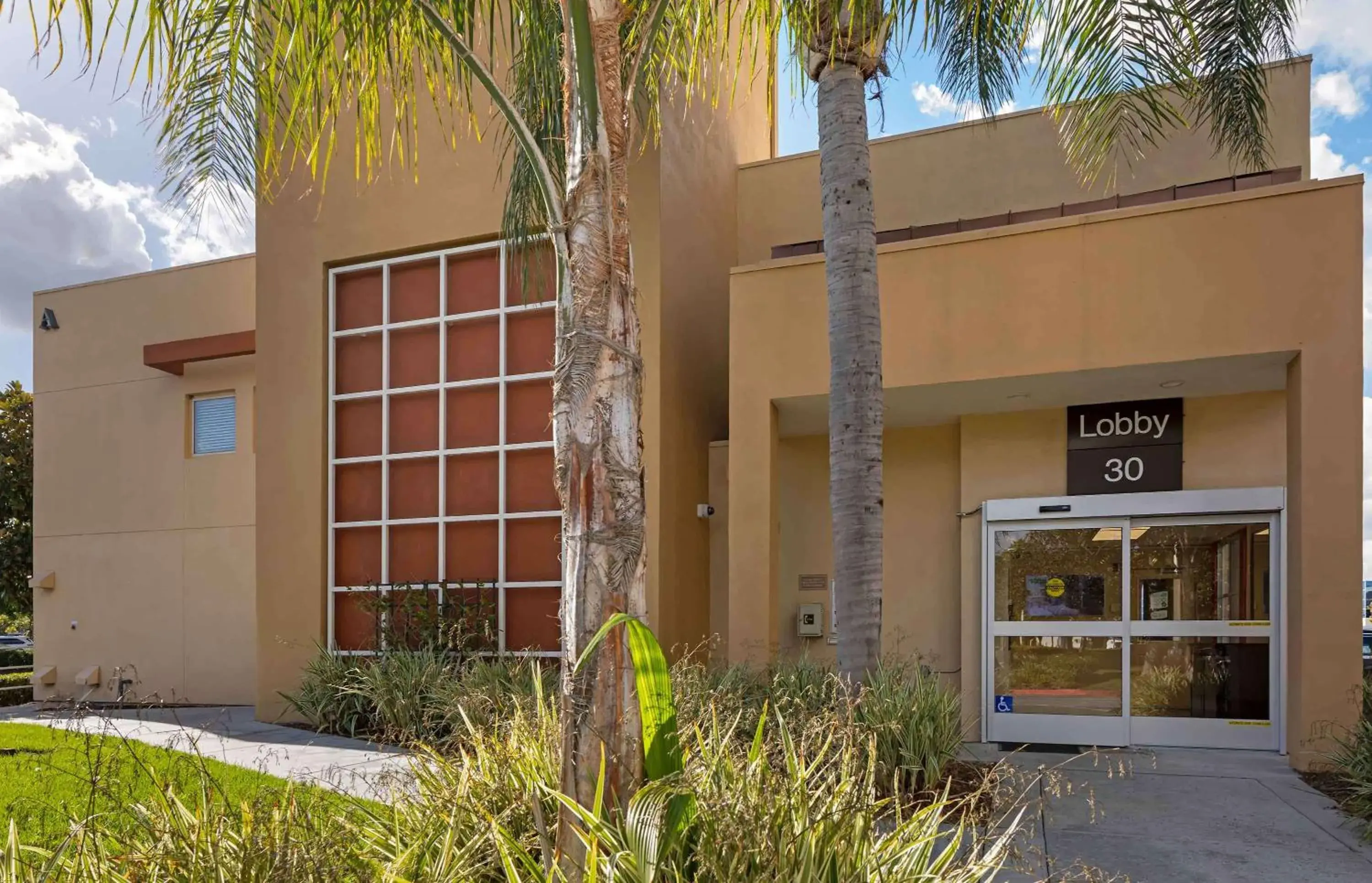 Property building in Extended Stay America Suites - Orange County - Irvine Spectrum Property building in Extended Stay America Suites - Orange County - Irvine Spectrum