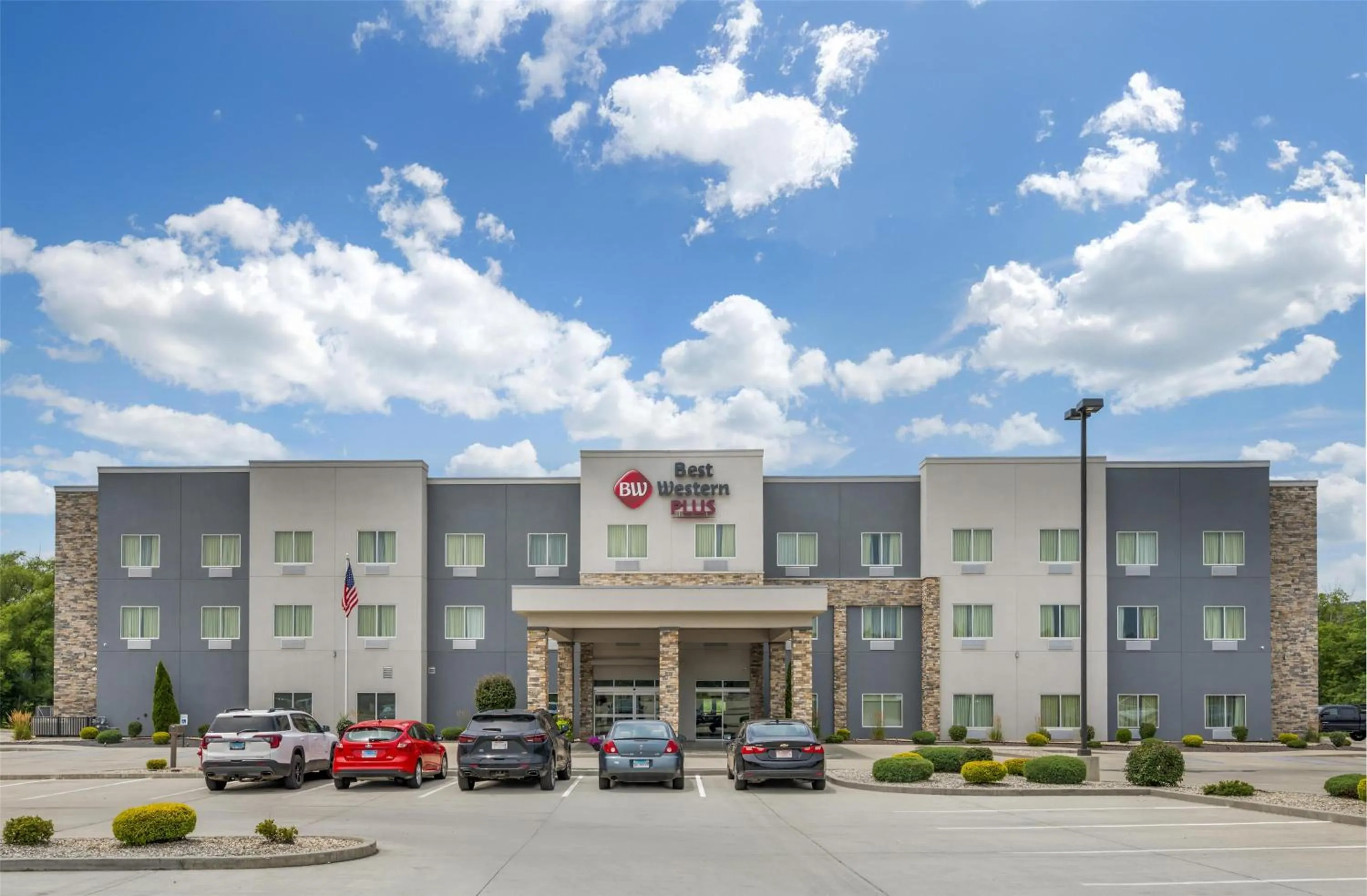Property building in Best Western Plus Parkside Inn & Suites