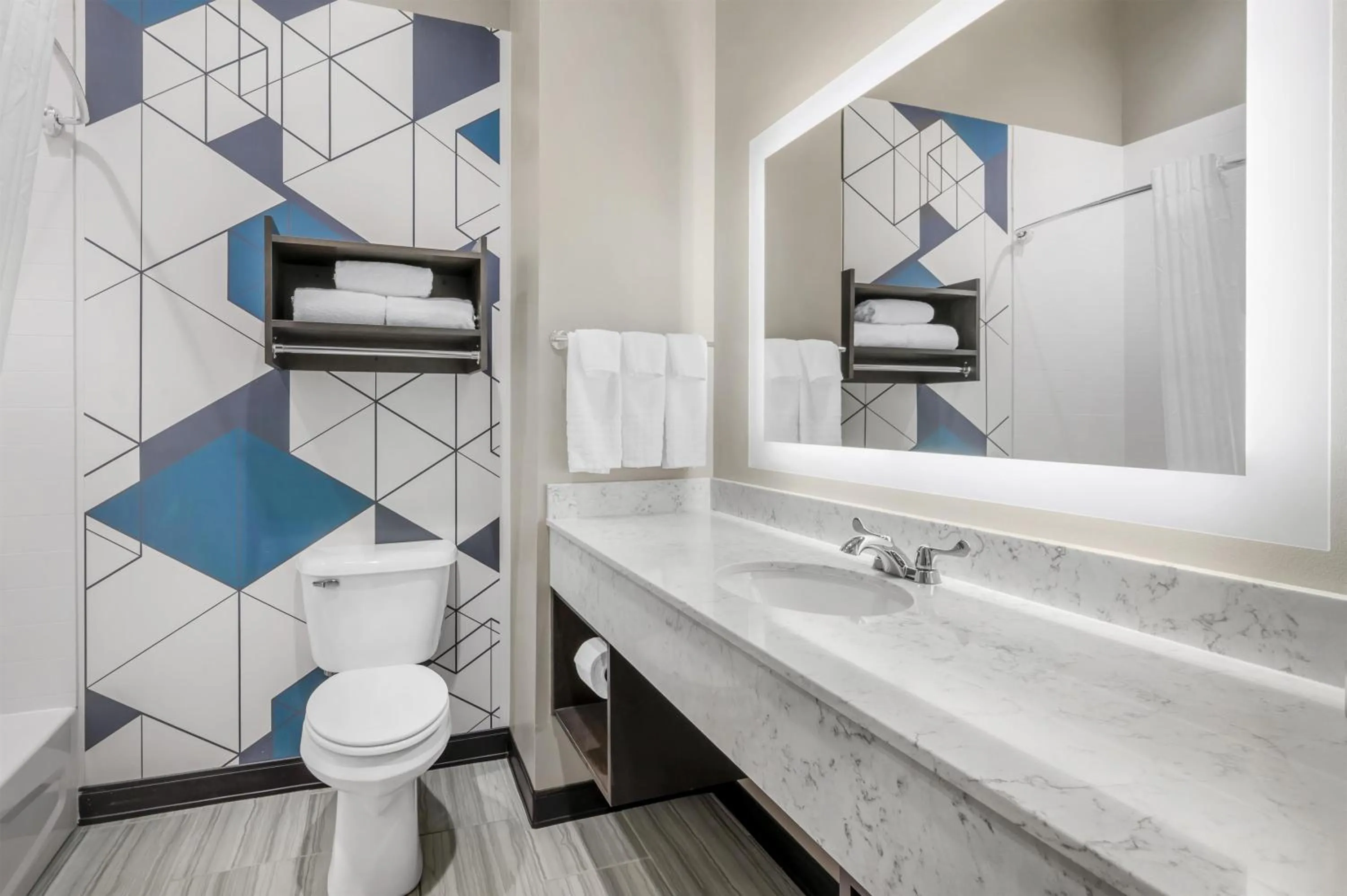 Bathroom in Best Western Plus Parkside Inn & Suites