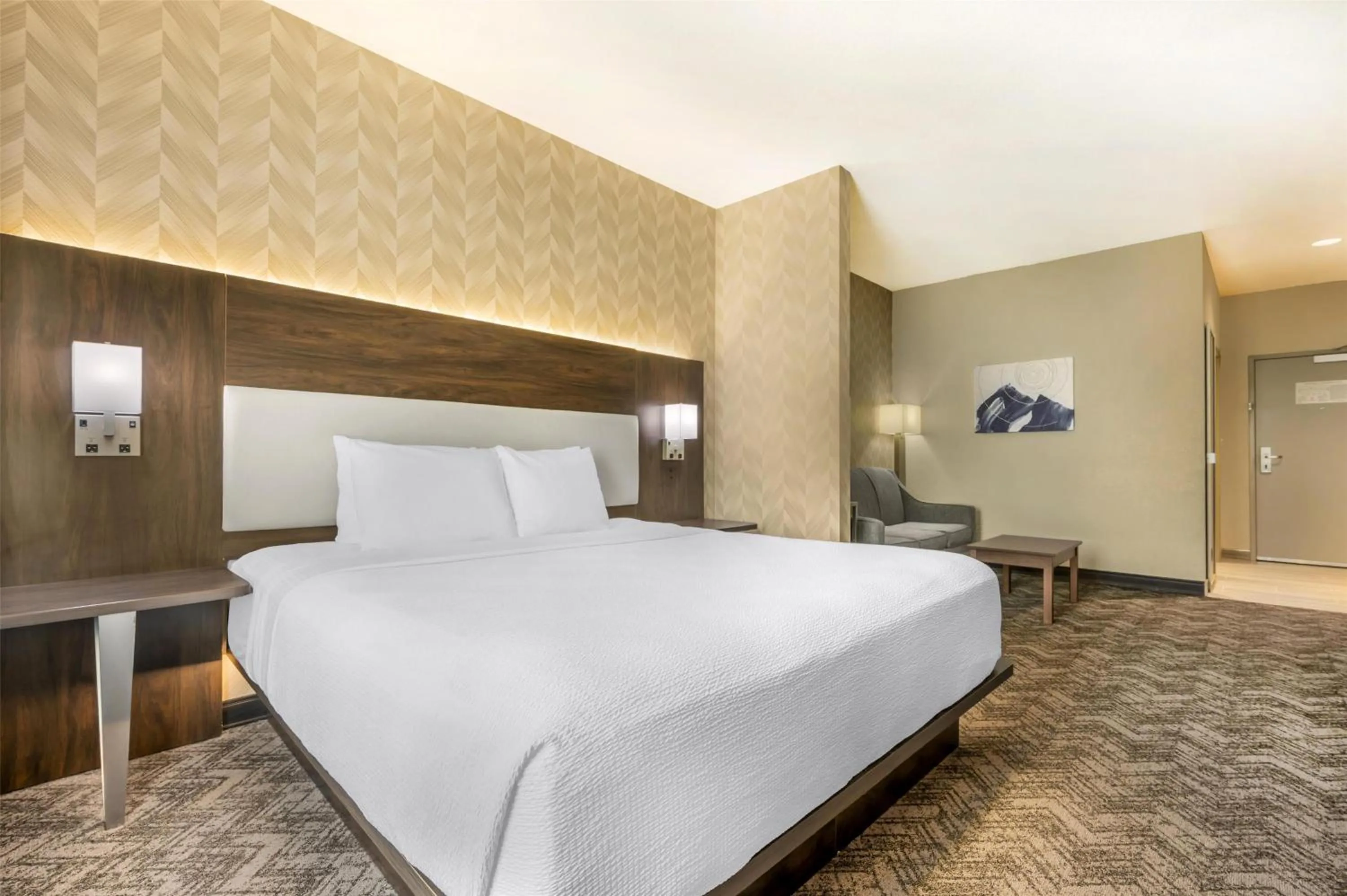 Bedroom, Bed in Best Western Plus Parkside Inn & Suites