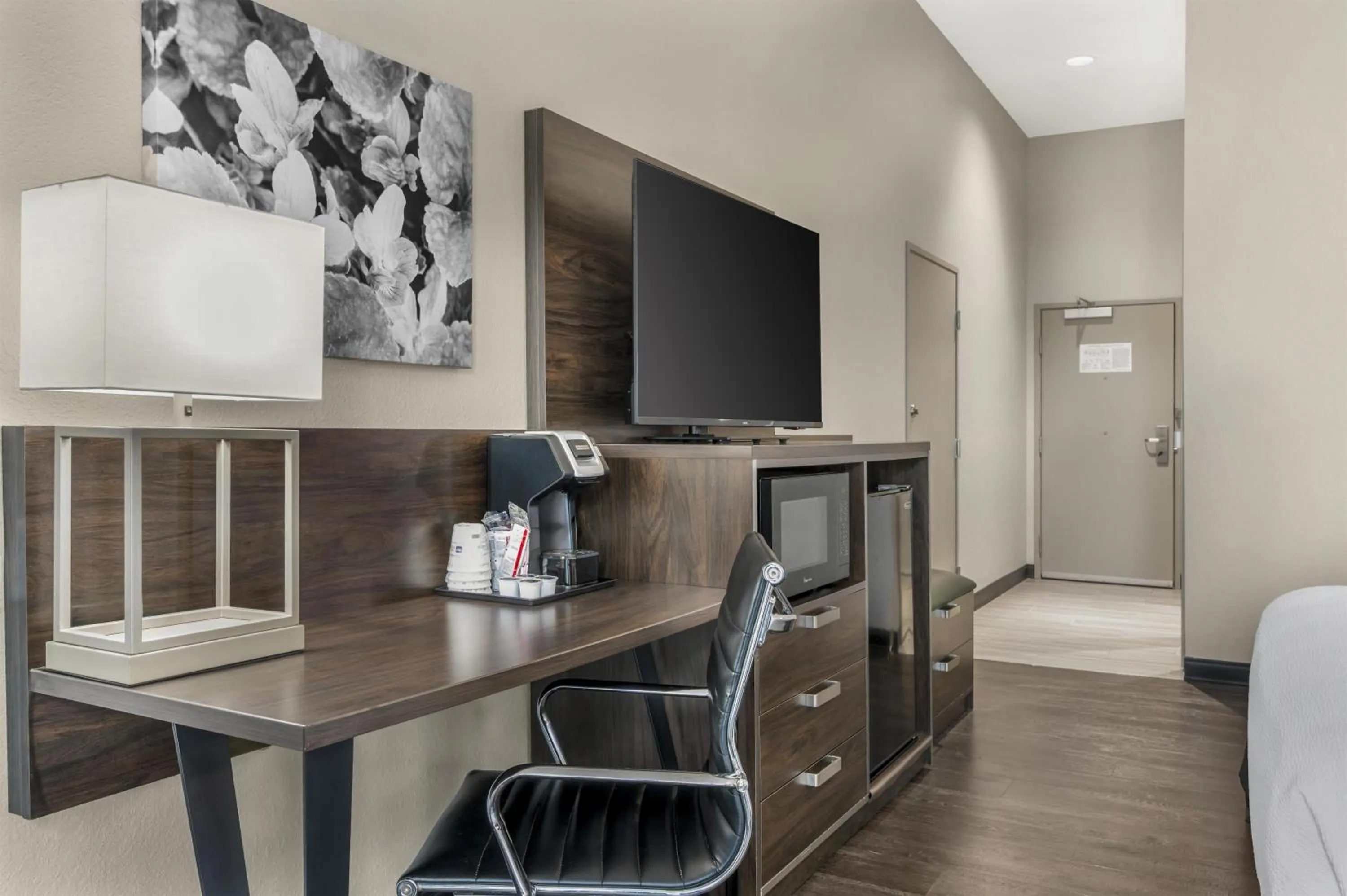 Bedroom in Best Western Plus Parkside Inn & Suites