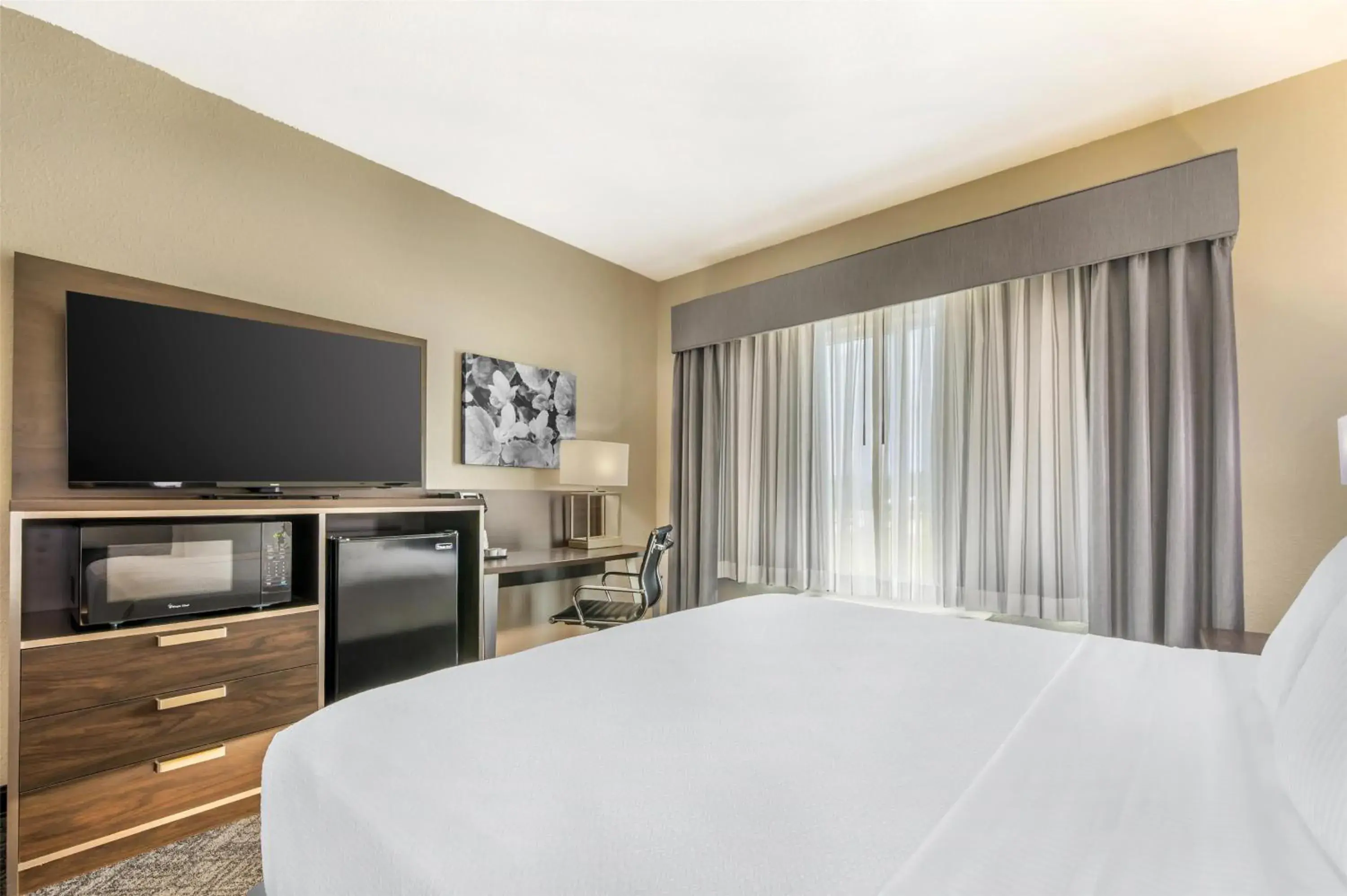 Bedroom, Bed in Best Western Plus Parkside Inn & Suites Bedroom, Bed in Best Western Plus Parkside Inn & Suites