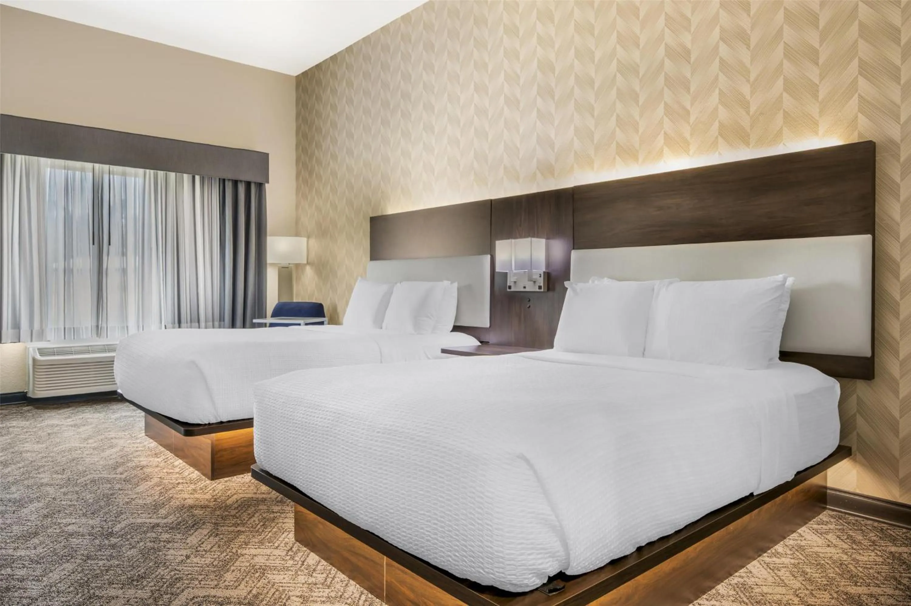 Bedroom, Bed in Best Western Plus Parkside Inn & Suites