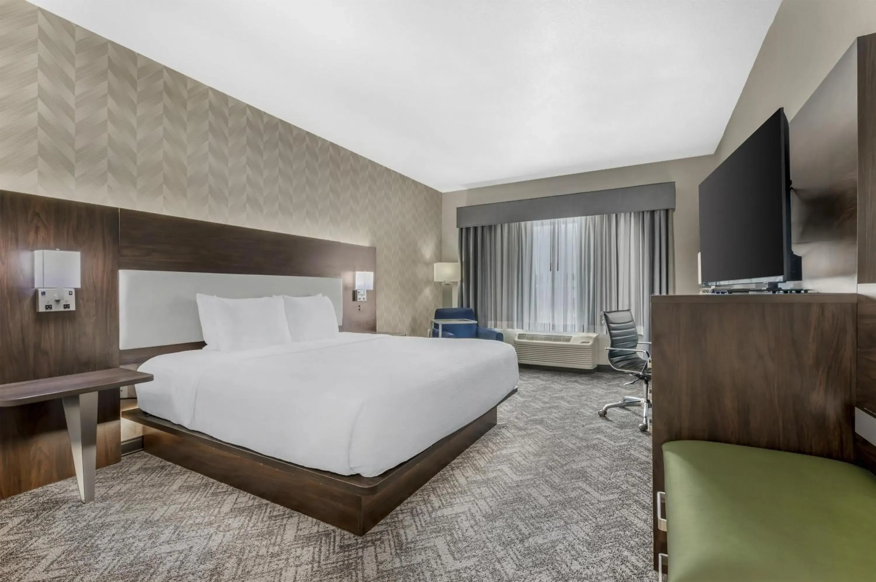 Bedroom, Bed in Best Western Plus Parkside Inn & Suites Bedroom, Bed in Best Western Plus Parkside Inn & Suites