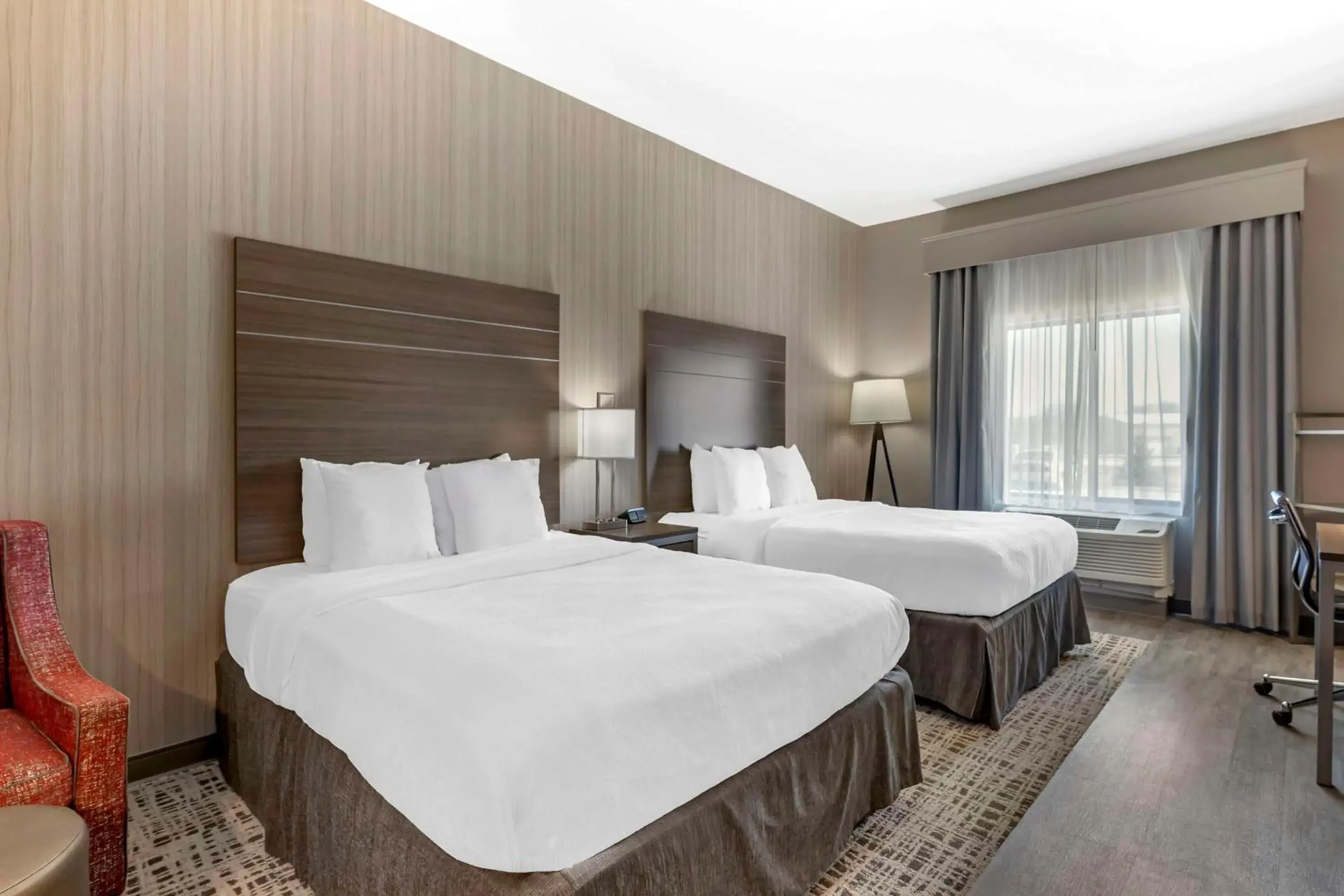 Queen Room with Two Queen Beds - Disability Access in Best Western Plus LaCrescent - LaCrosse Queen Room with Two Queen Beds - Disability Access in Best Western Plus LaCrescent - LaCrosse