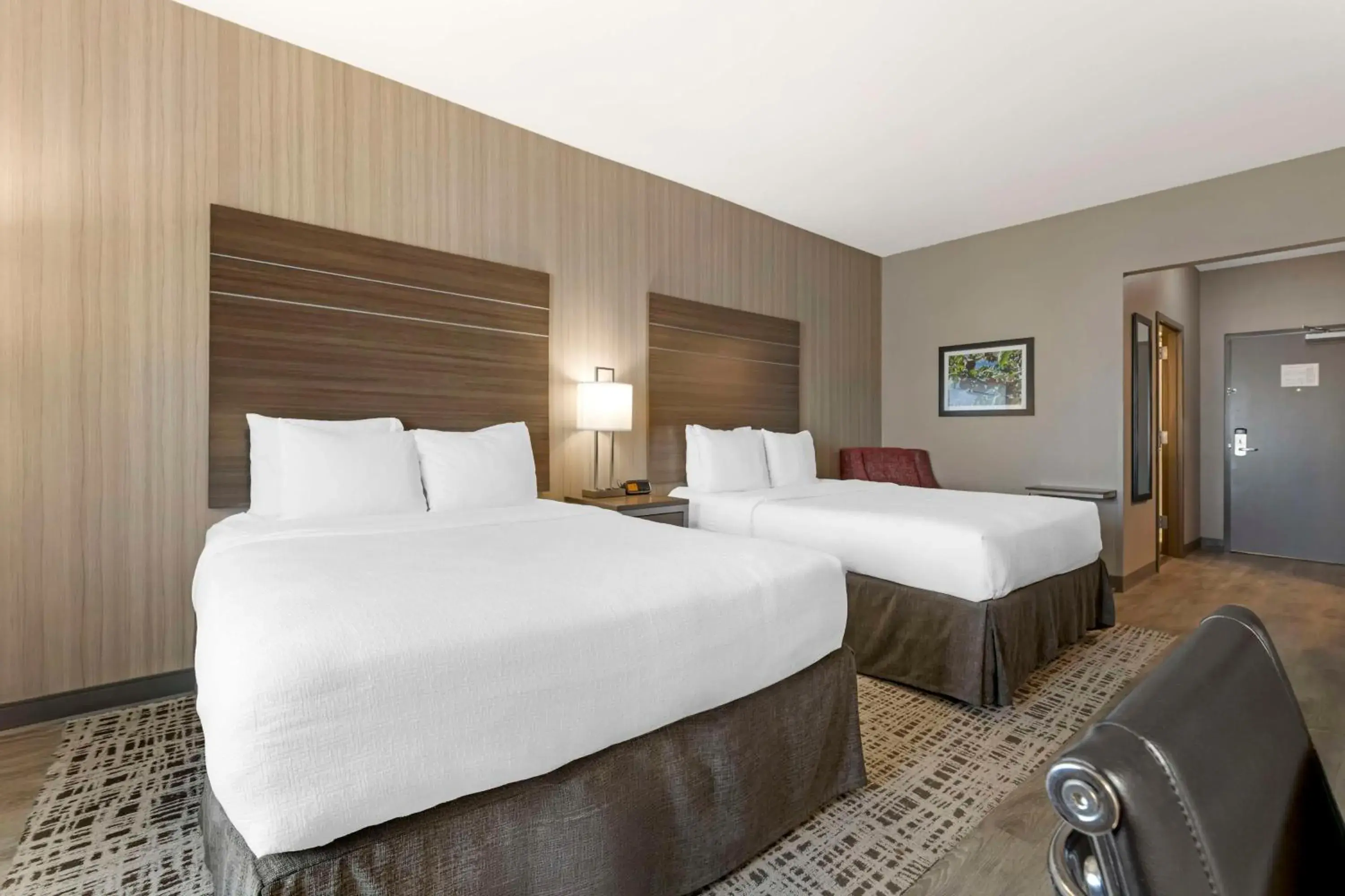 Bedroom, Bed in Best Western Plus LaCrescent - LaCrosse Bedroom, Bed in Best Western Plus LaCrescent - LaCrosse