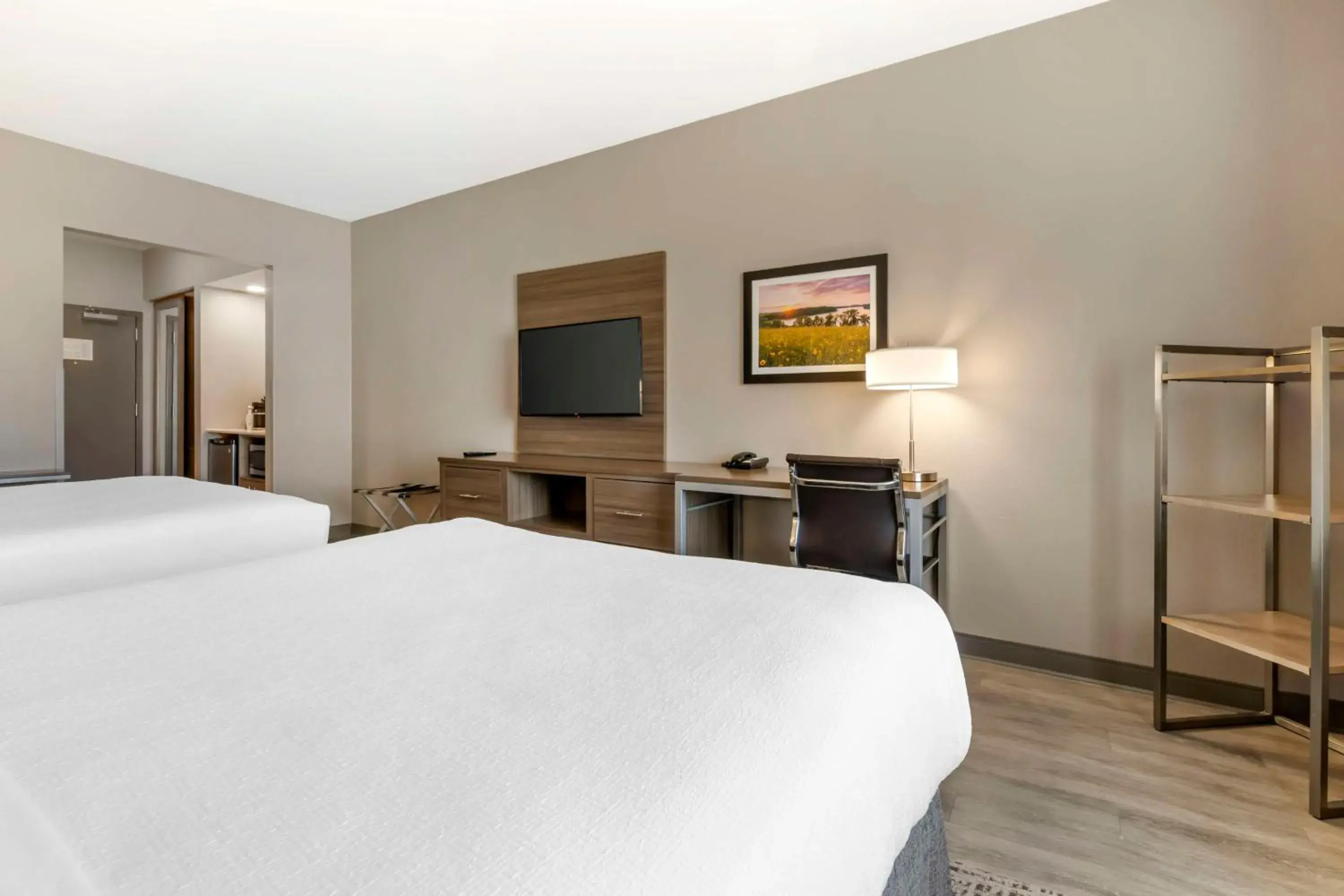 Bedroom, Bed in Best Western Plus LaCrescent - LaCrosse Bedroom, Bed in Best Western Plus LaCrescent - LaCrosse