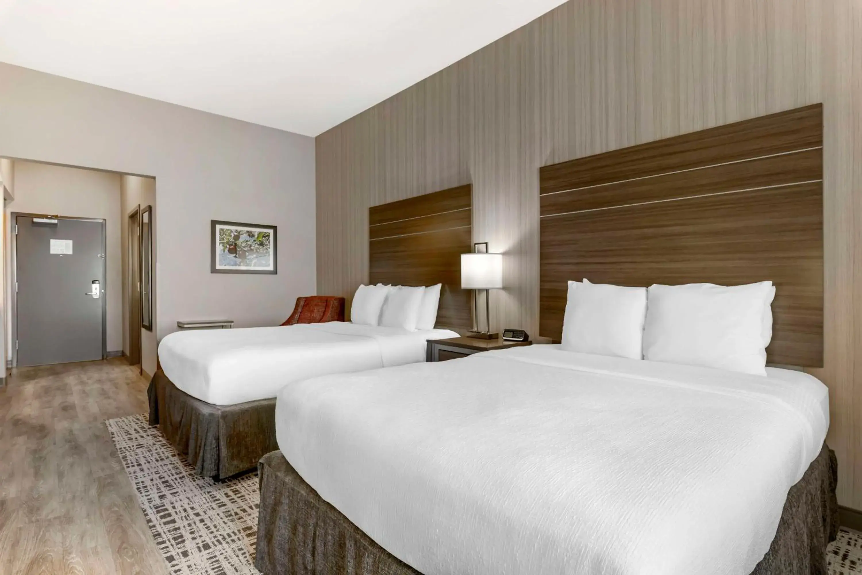 Bedroom, Bed in Best Western Plus LaCrescent - LaCrosse Bedroom, Bed in Best Western Plus LaCrescent - LaCrosse