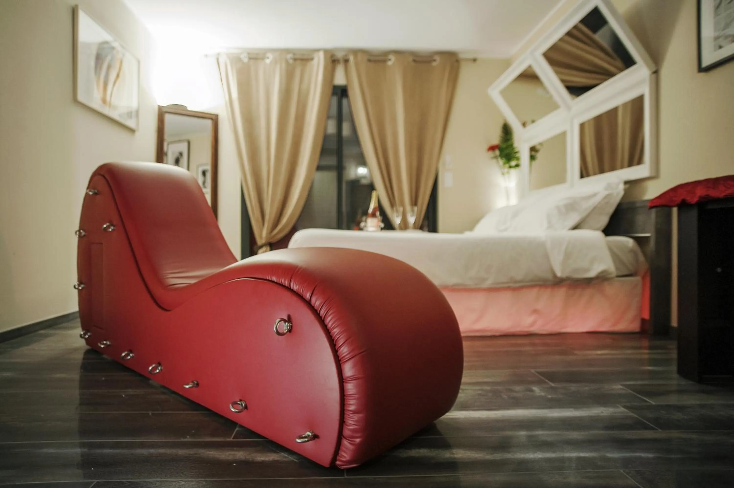 Bed in Plgfe - Maison d'hôtes EPICUROOMS - Suites romantiques 5 étoiles