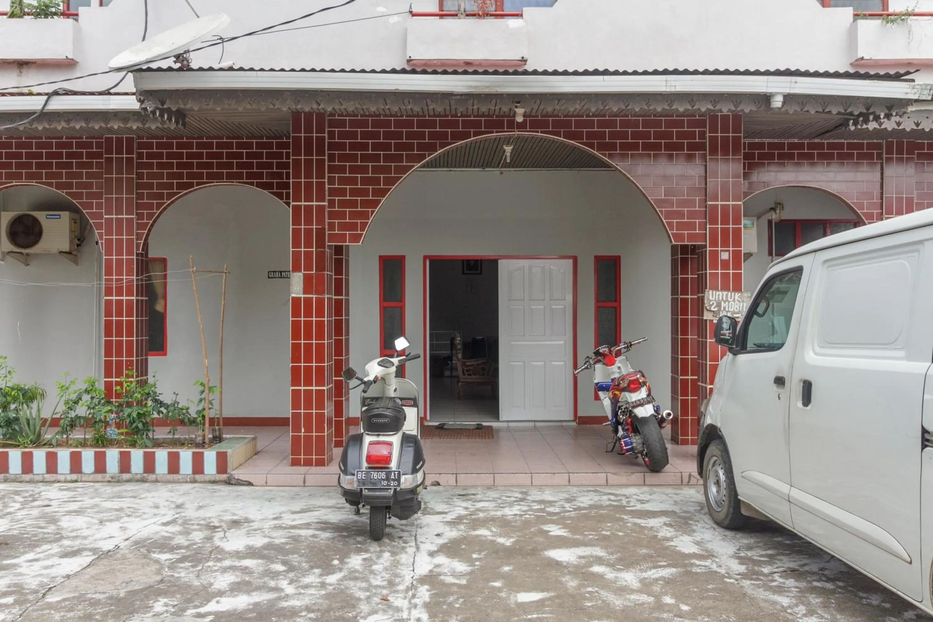 Property building in KoolKost Syariah near Ayani Mega Mall Pontianak