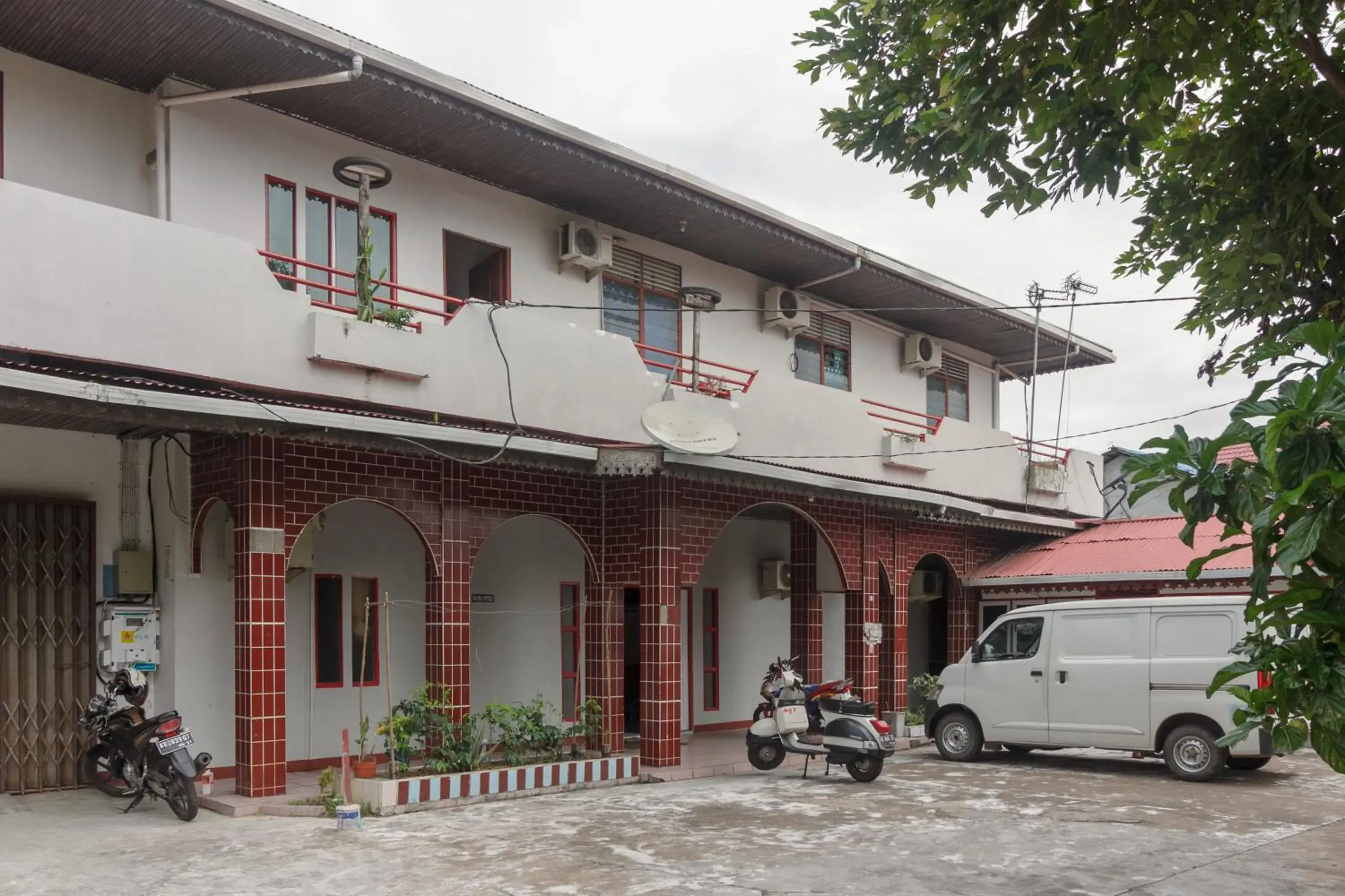 Property building in KoolKost Syariah near Ayani Mega Mall Pontianak Property building in KoolKost Syariah near Ayani Mega Mall Pontianak
