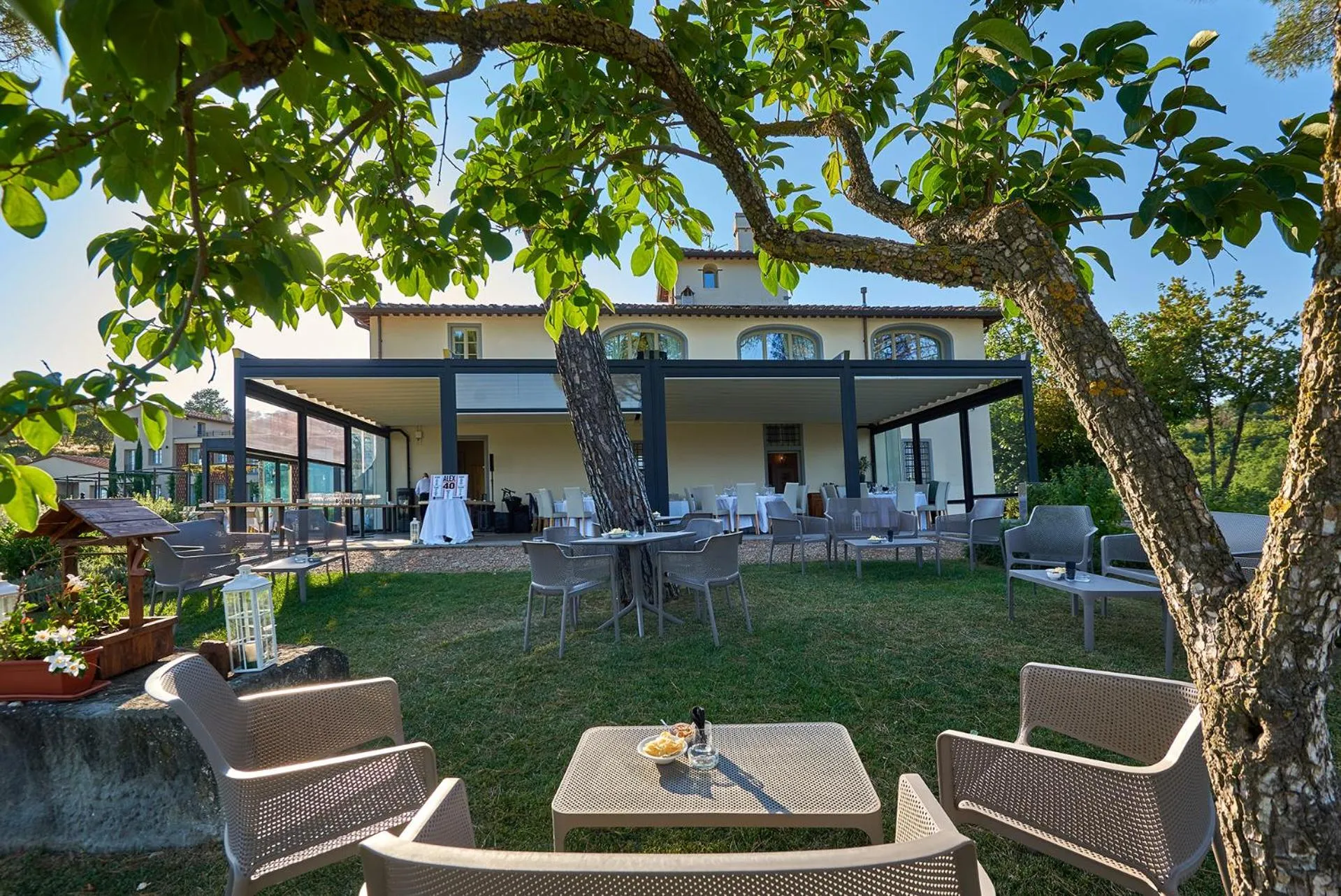 Restaurant/places to eat in Resort 37