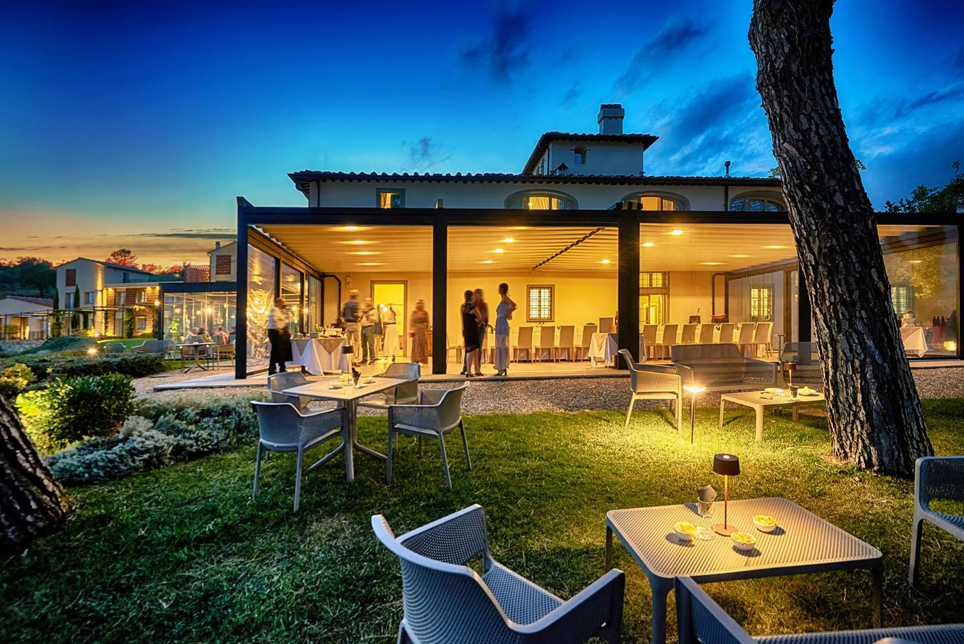 Restaurant/places to eat in Resort 37