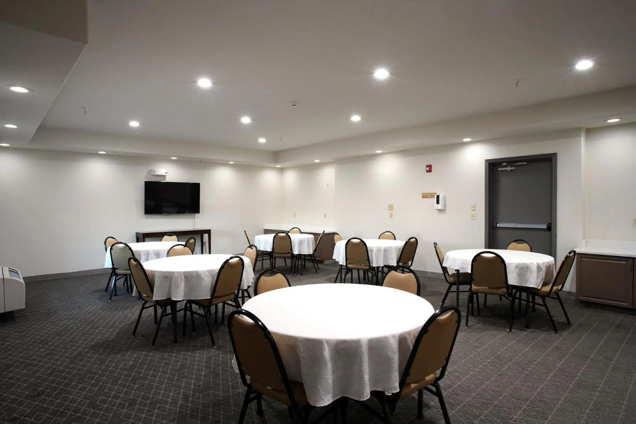 Meeting/conference room in Candlewood Suites Roswell by IHG