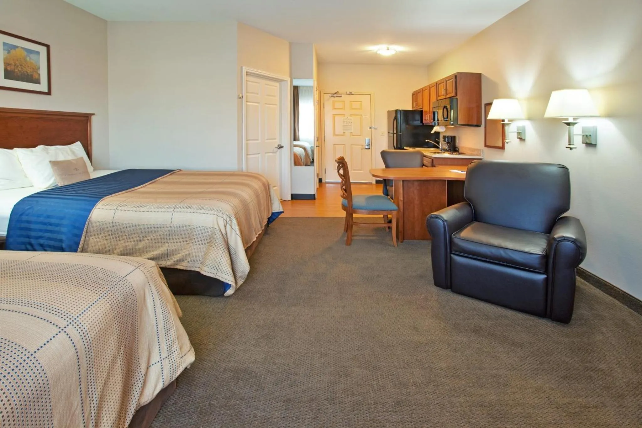 Photo of the whole room, Bed in Candlewood Suites Roswell by IHG