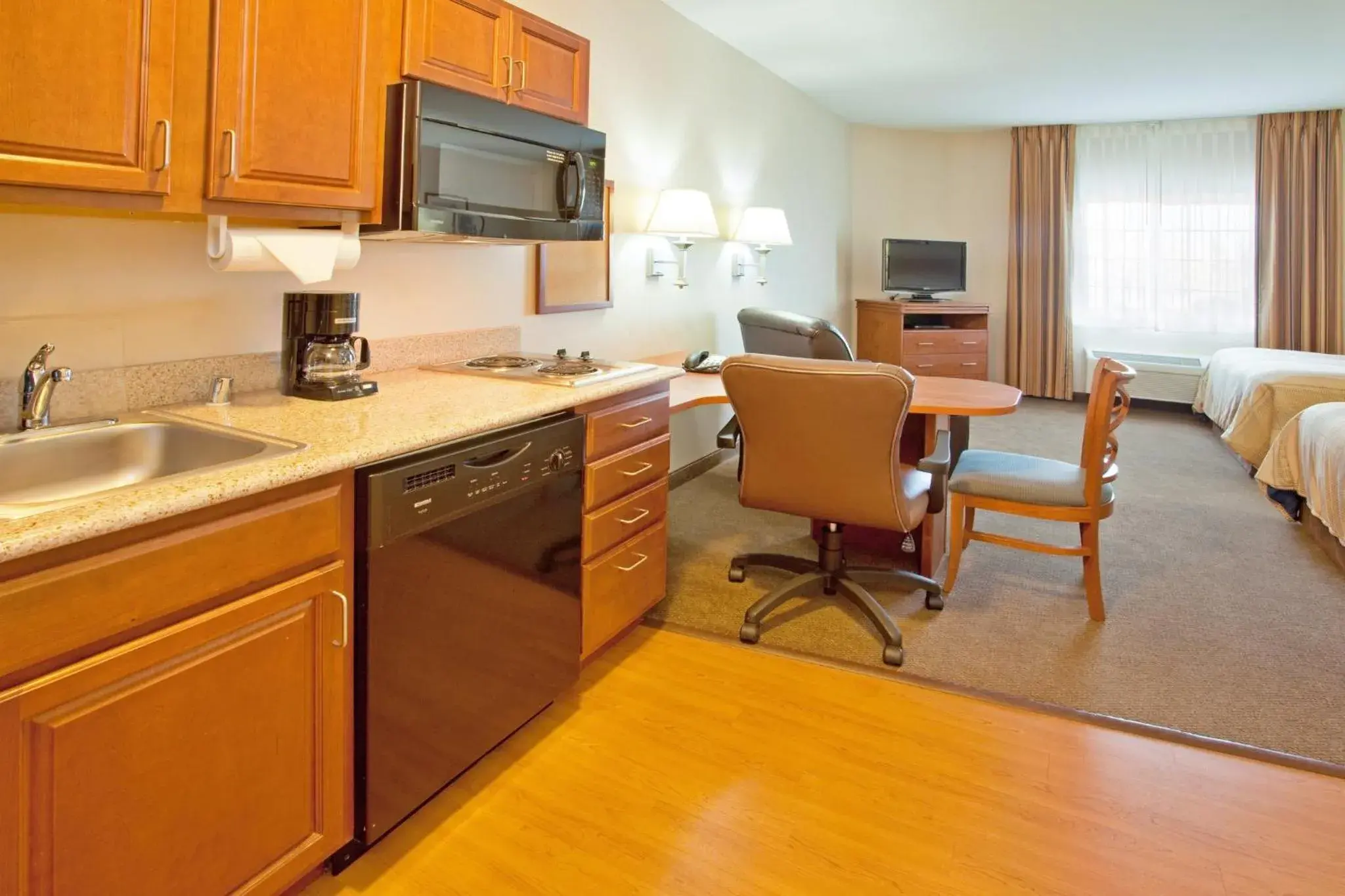 Bedroom, Bed in Candlewood Suites Roswell by IHG Bedroom, Bed in Candlewood Suites Roswell by IHG