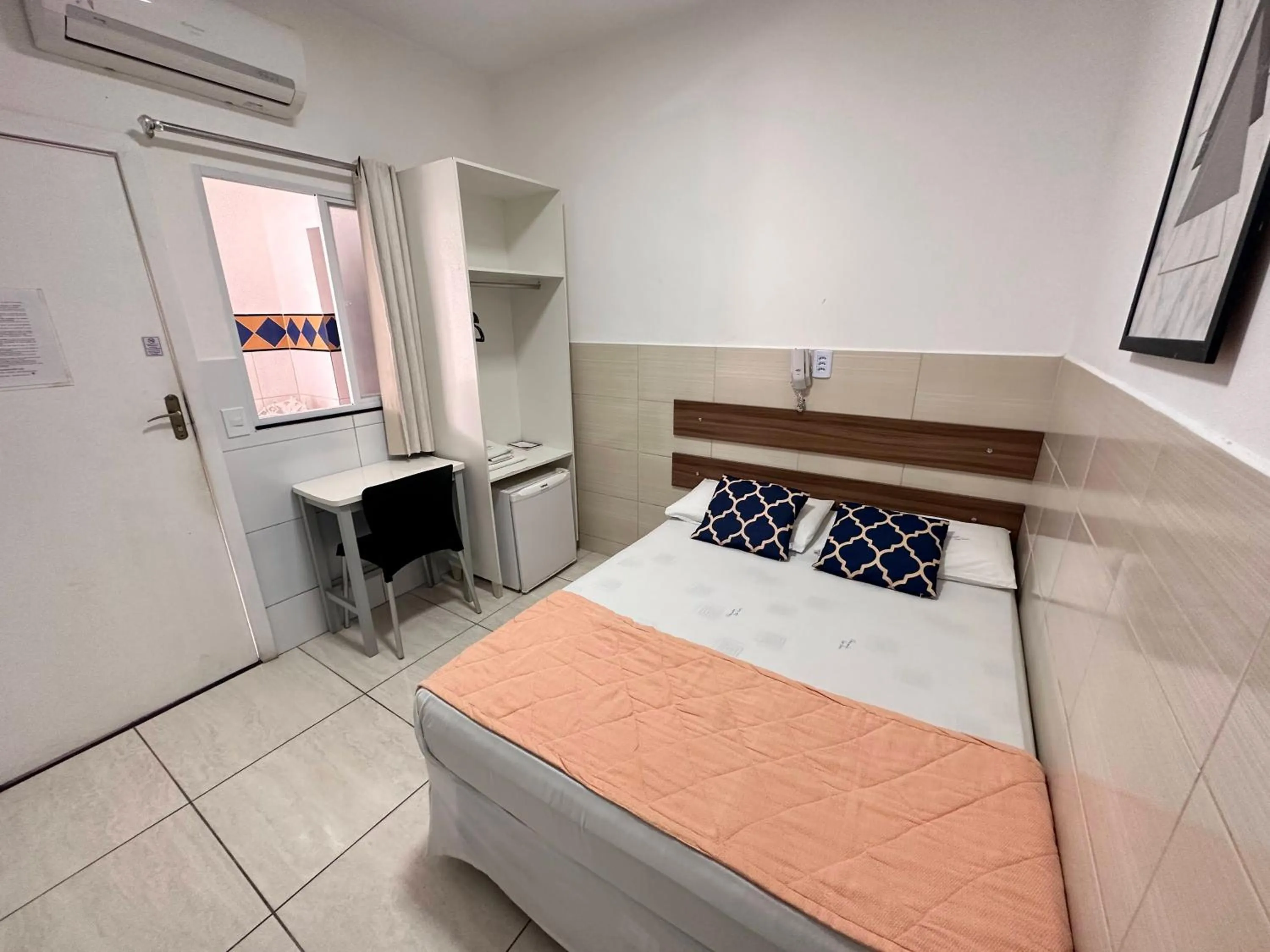 air conditioner, Bed in Pousada São Luiz