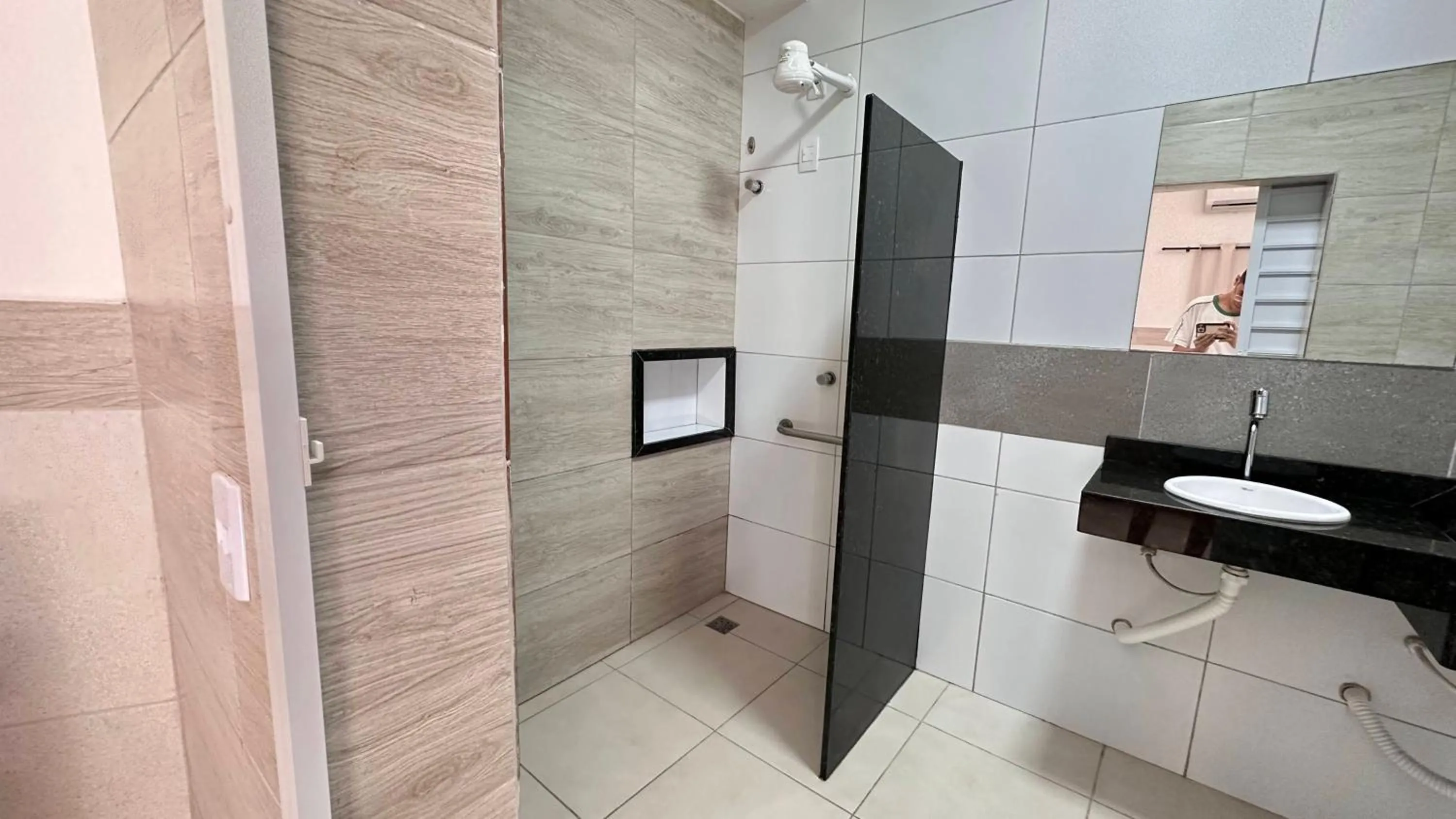 Shower in Pousada São Luiz