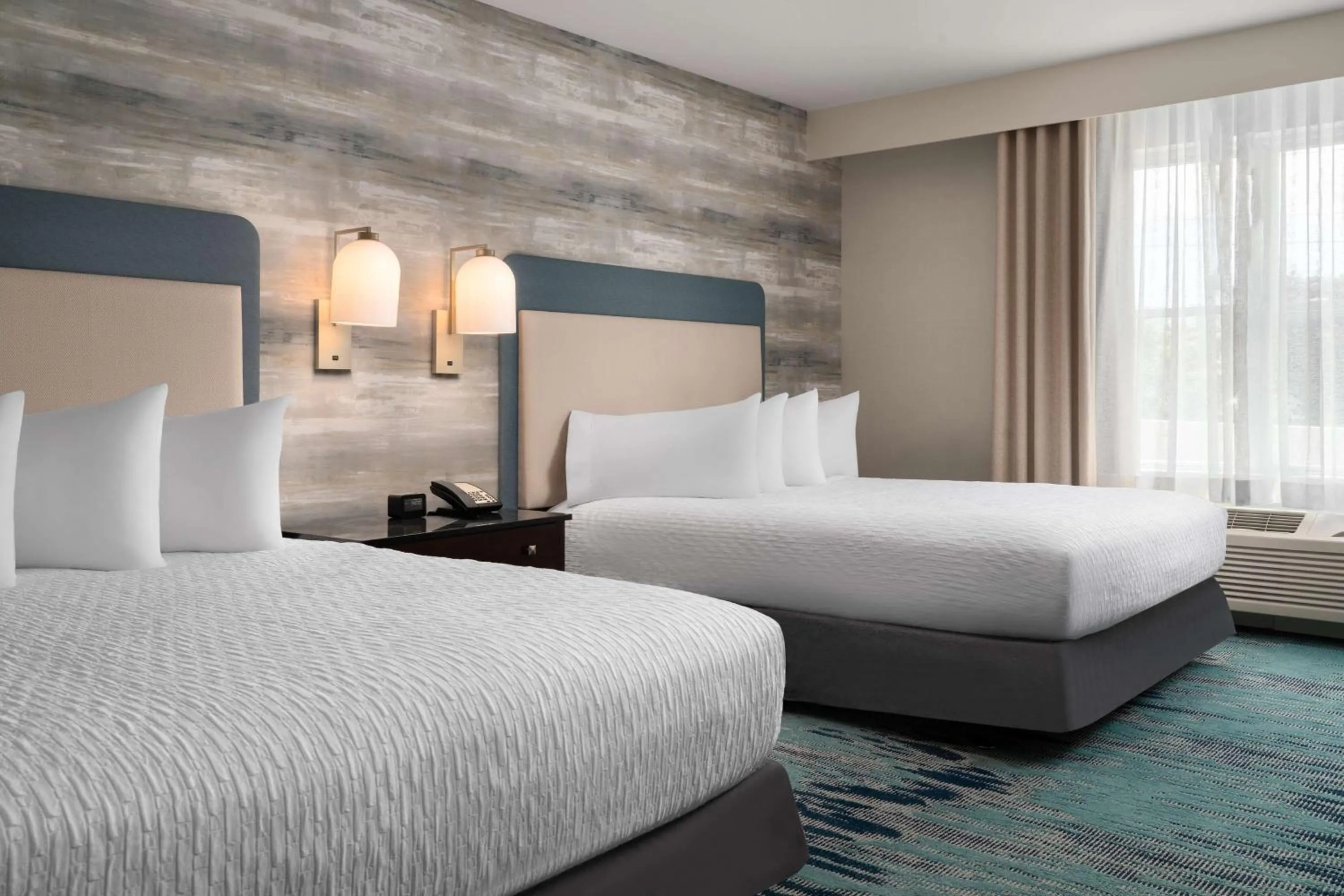 Bed in Homewood Suites by Hilton Newport-Middletown